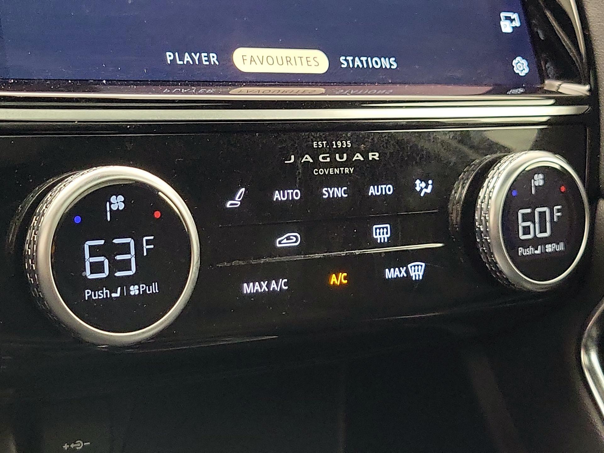 Thumbnail: 2022 Jaguar E-Pace - 17