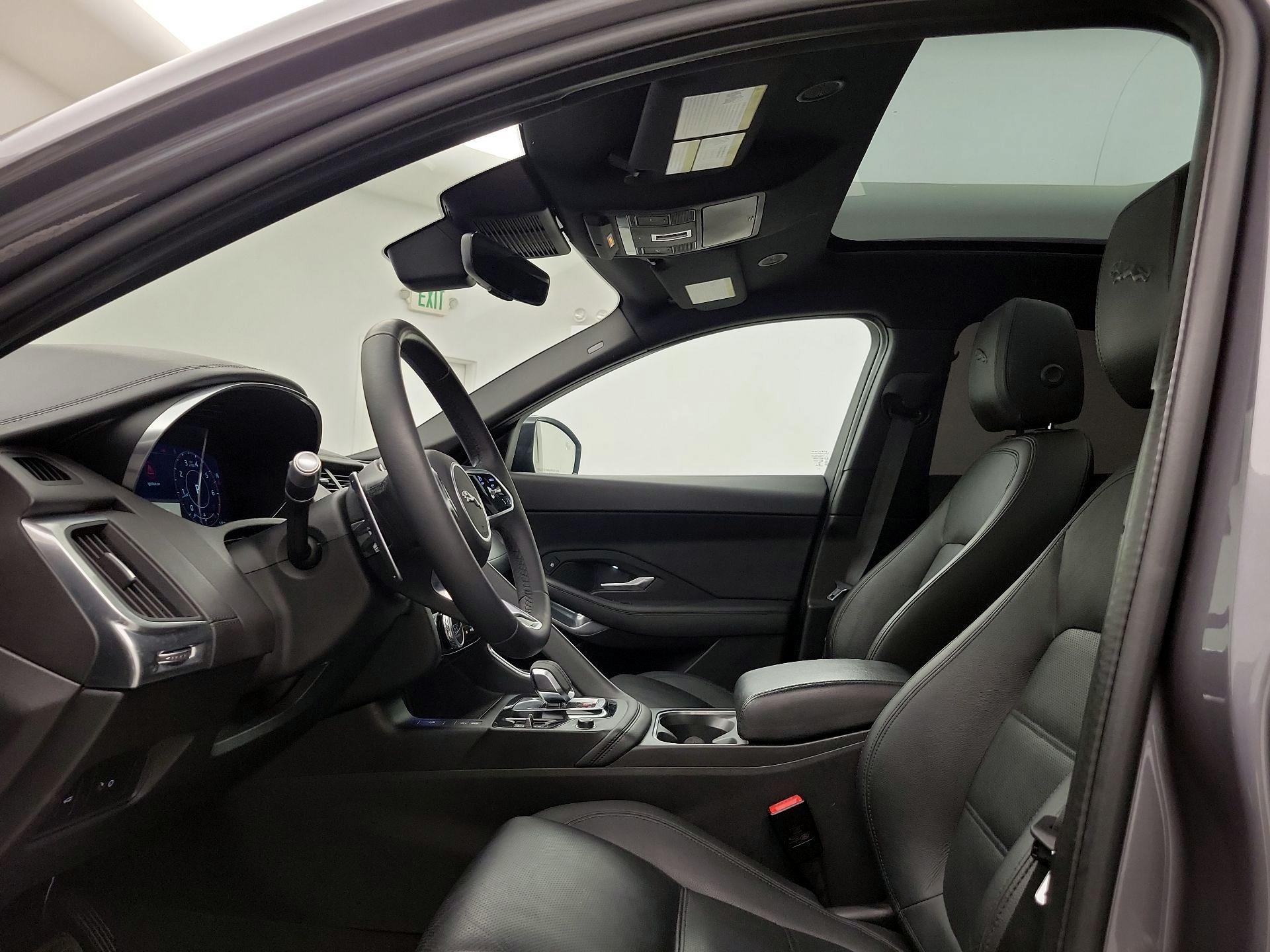 Thumbnail: 2022 Jaguar E-Pace - 20