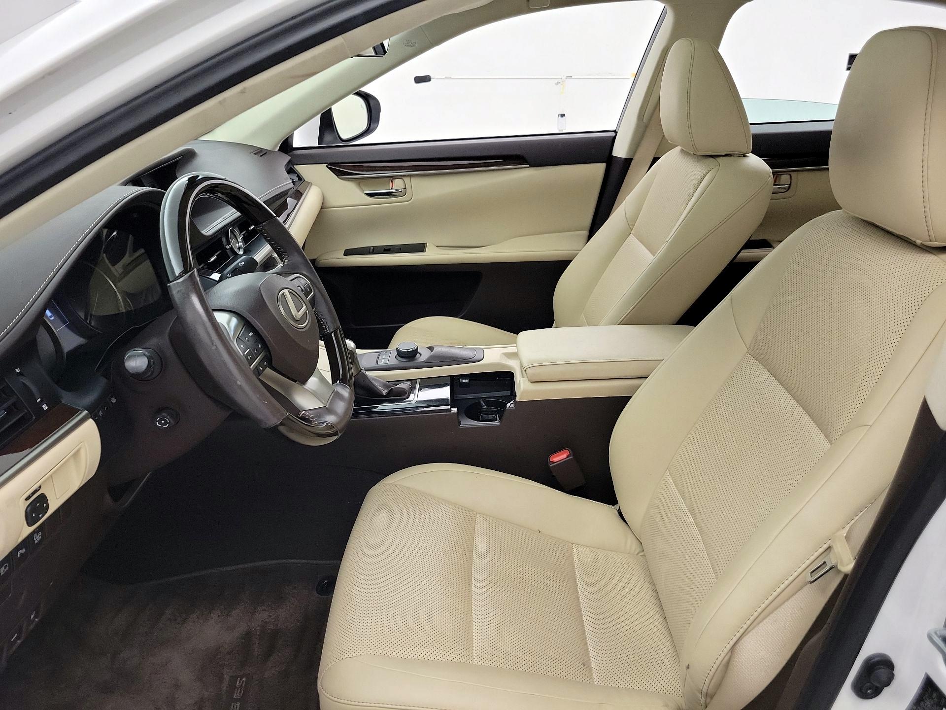 Thumbnail: 2017 Lexus ES - 11