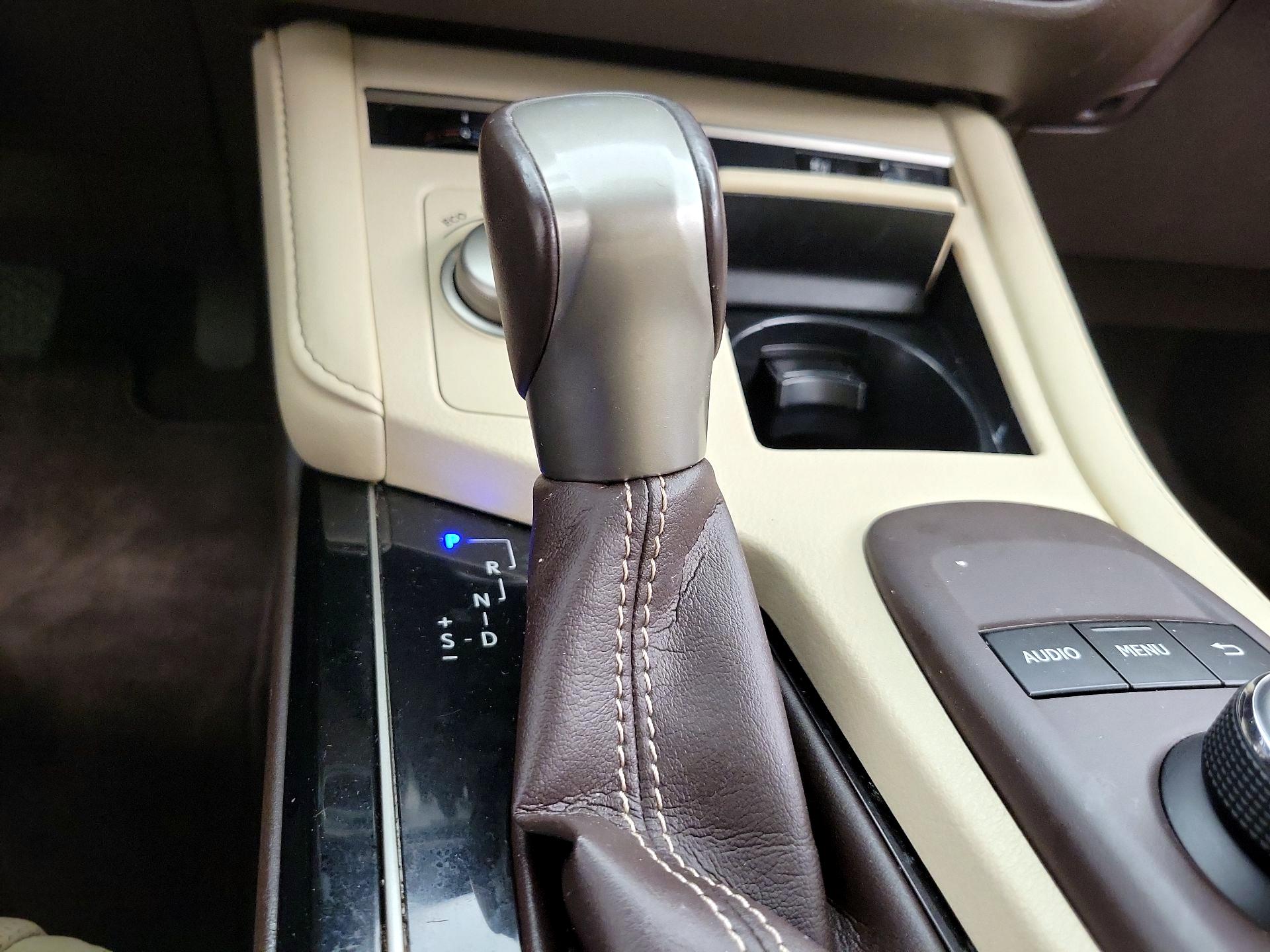 Thumbnail: 2017 Lexus ES - 17