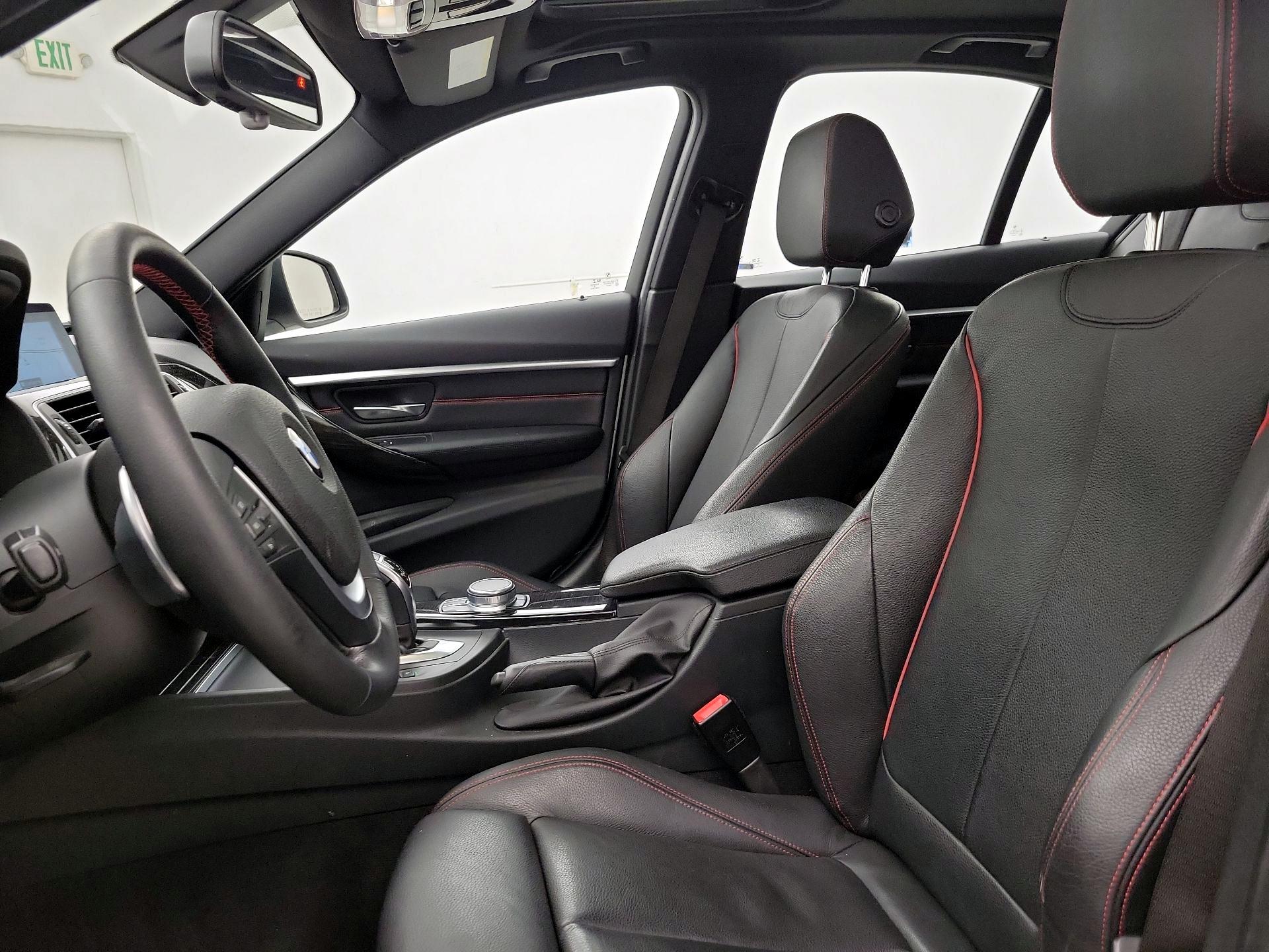 Thumbnail: 2017 BMW 3 Series - 11