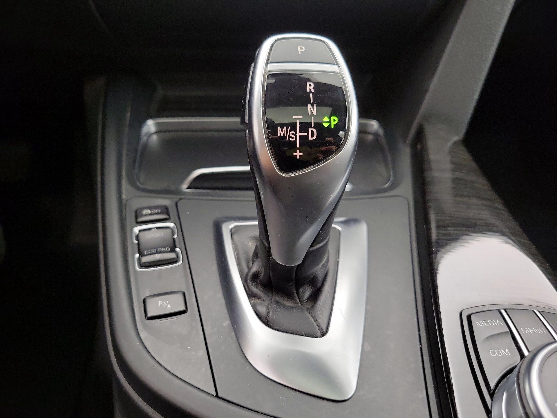 Thumbnail: 2017 BMW 3 Series - 18