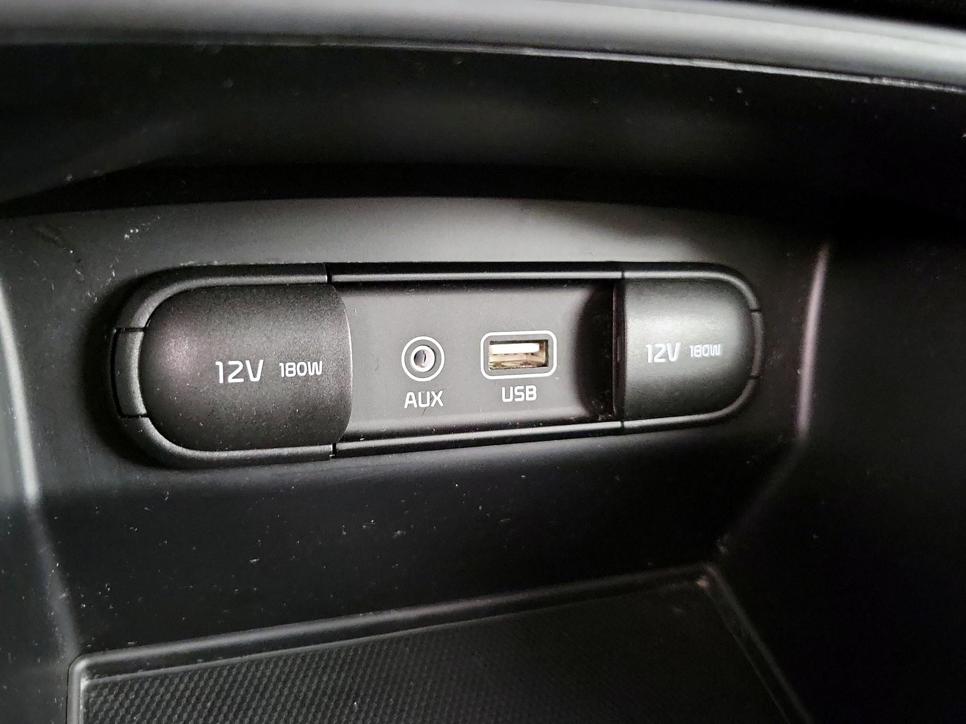 Thumbnail: 2019 Kia Sorento - 18