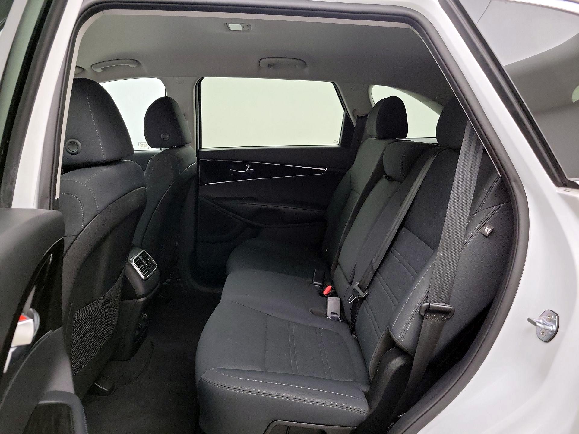 Thumbnail: 2019 Kia Sorento - 19