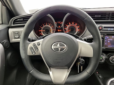 Steering Wheel & Instrument Cluster (On)