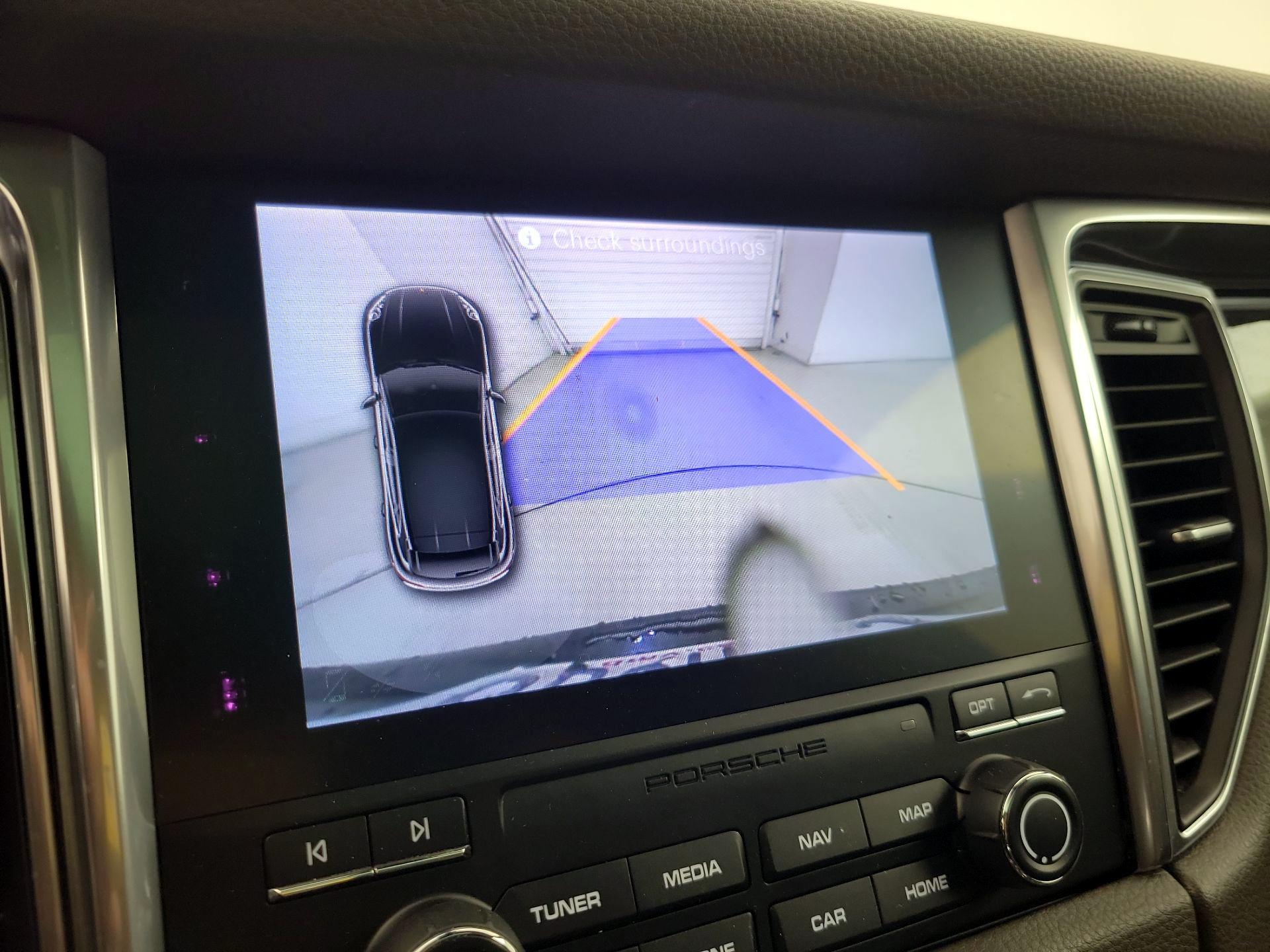 Thumbnail: 2018 Porsche Macan - 14