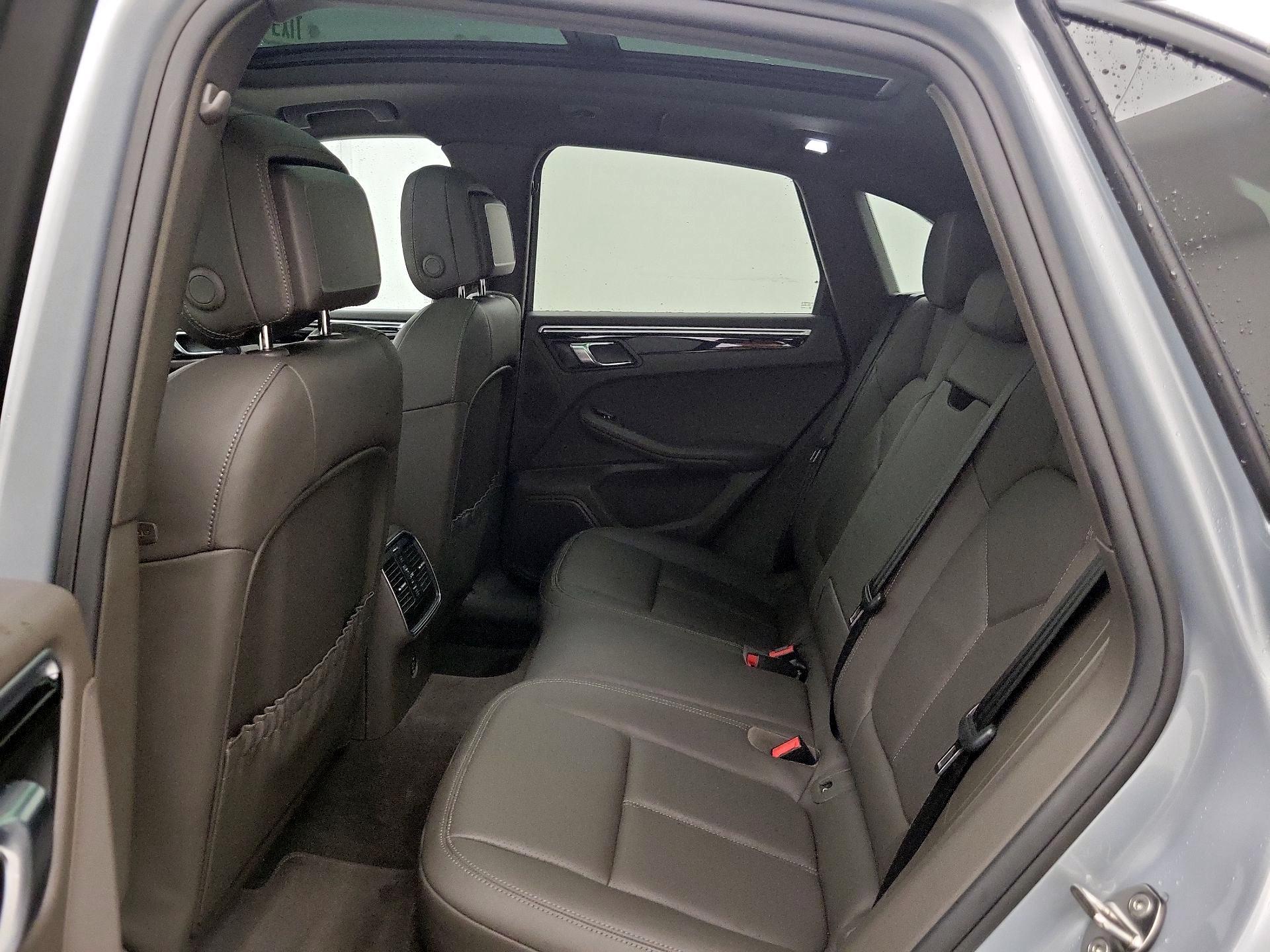 Thumbnail: 2018 Porsche Macan - 20