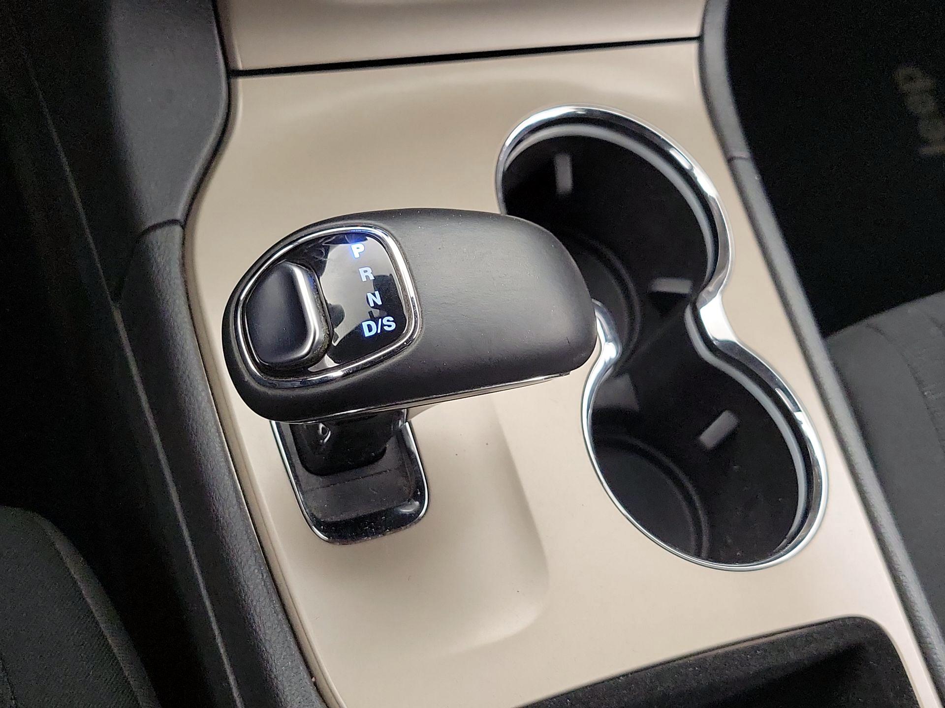 Thumbnail: 2014 Jeep Grand Cherokee - 16