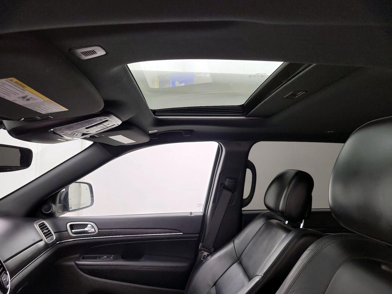 Sunroof(s) & Overhead Airbags