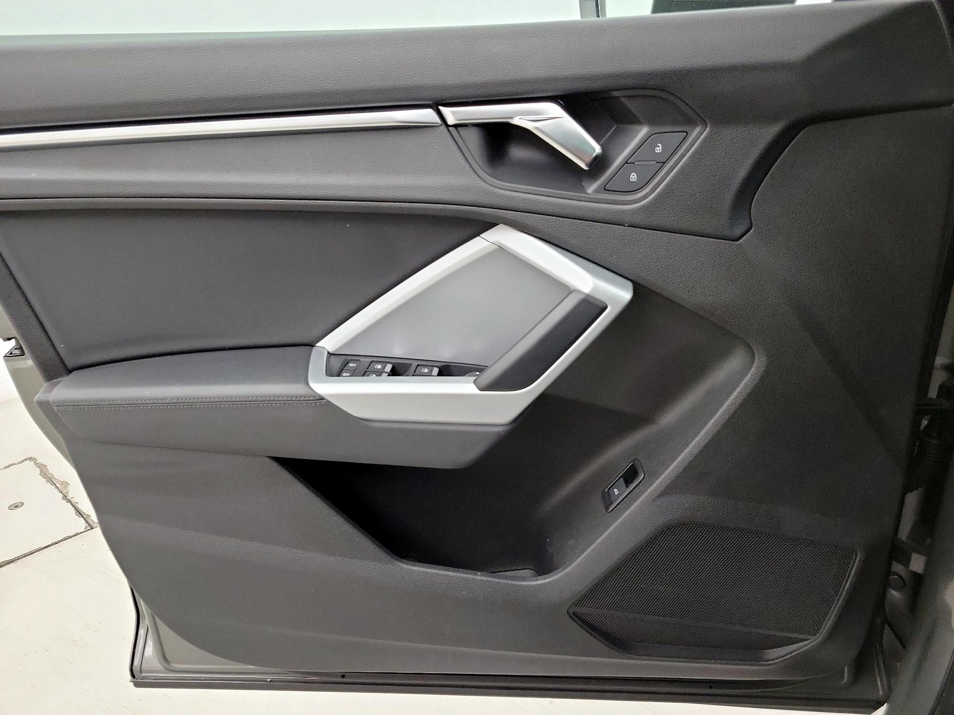 Thumbnail: 2021 Audi Q3 - 12