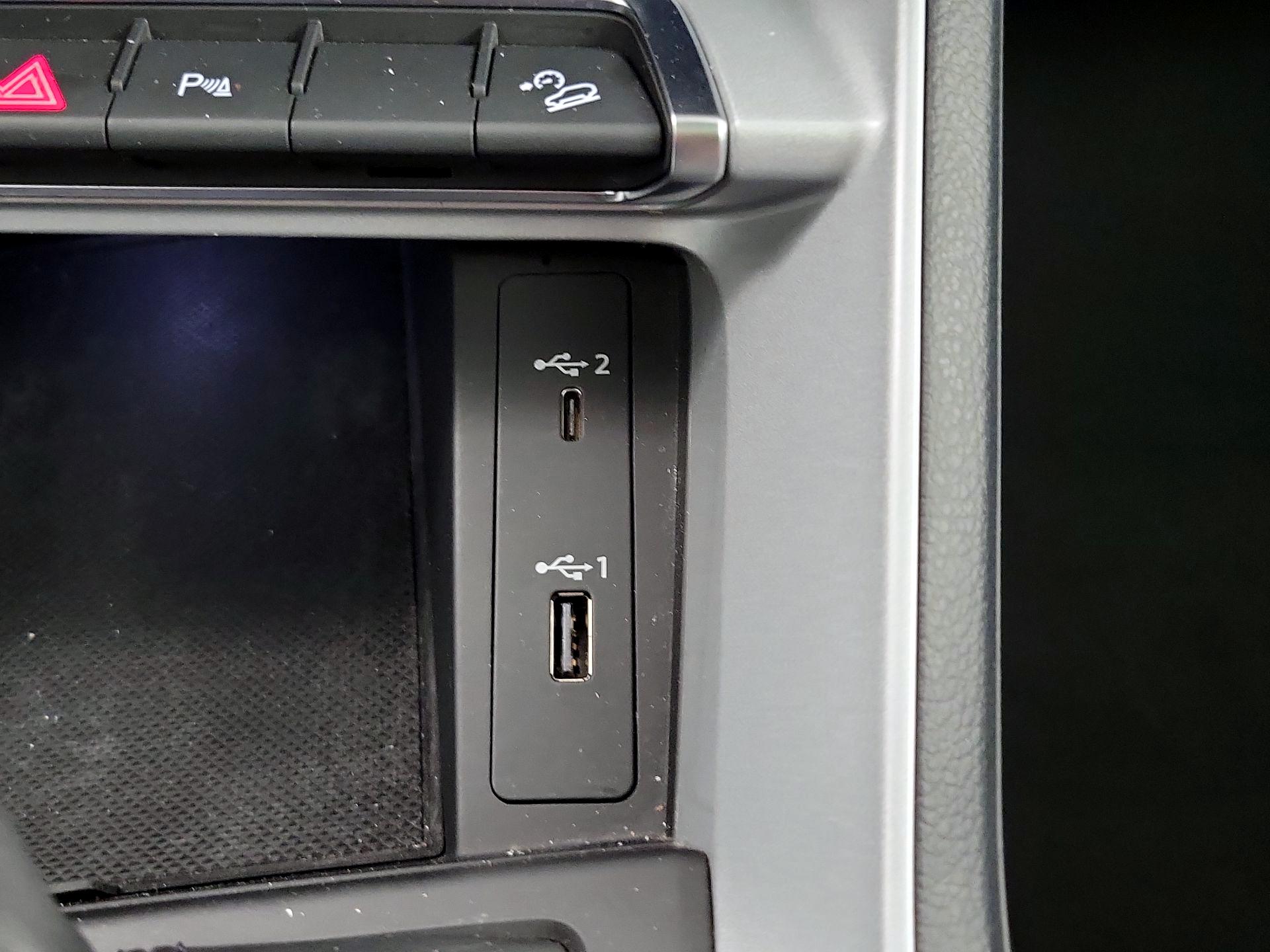 Thumbnail: 2021 Audi Q3 - 18