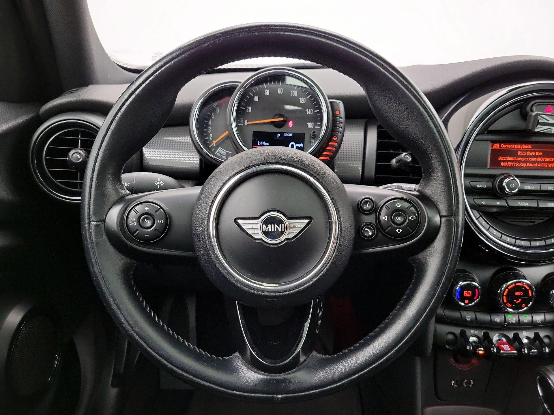 Thumbnail: 2016 MINI Cooper Hardtop - 10