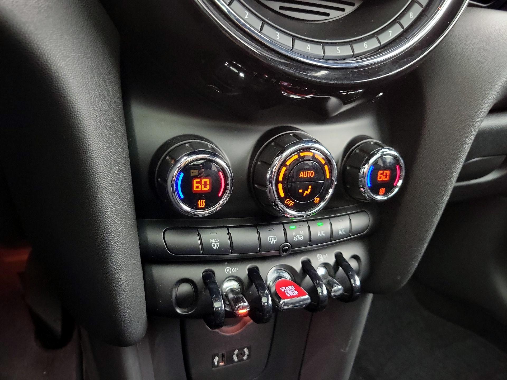 Thumbnail: 2016 MINI Cooper Hardtop - 15