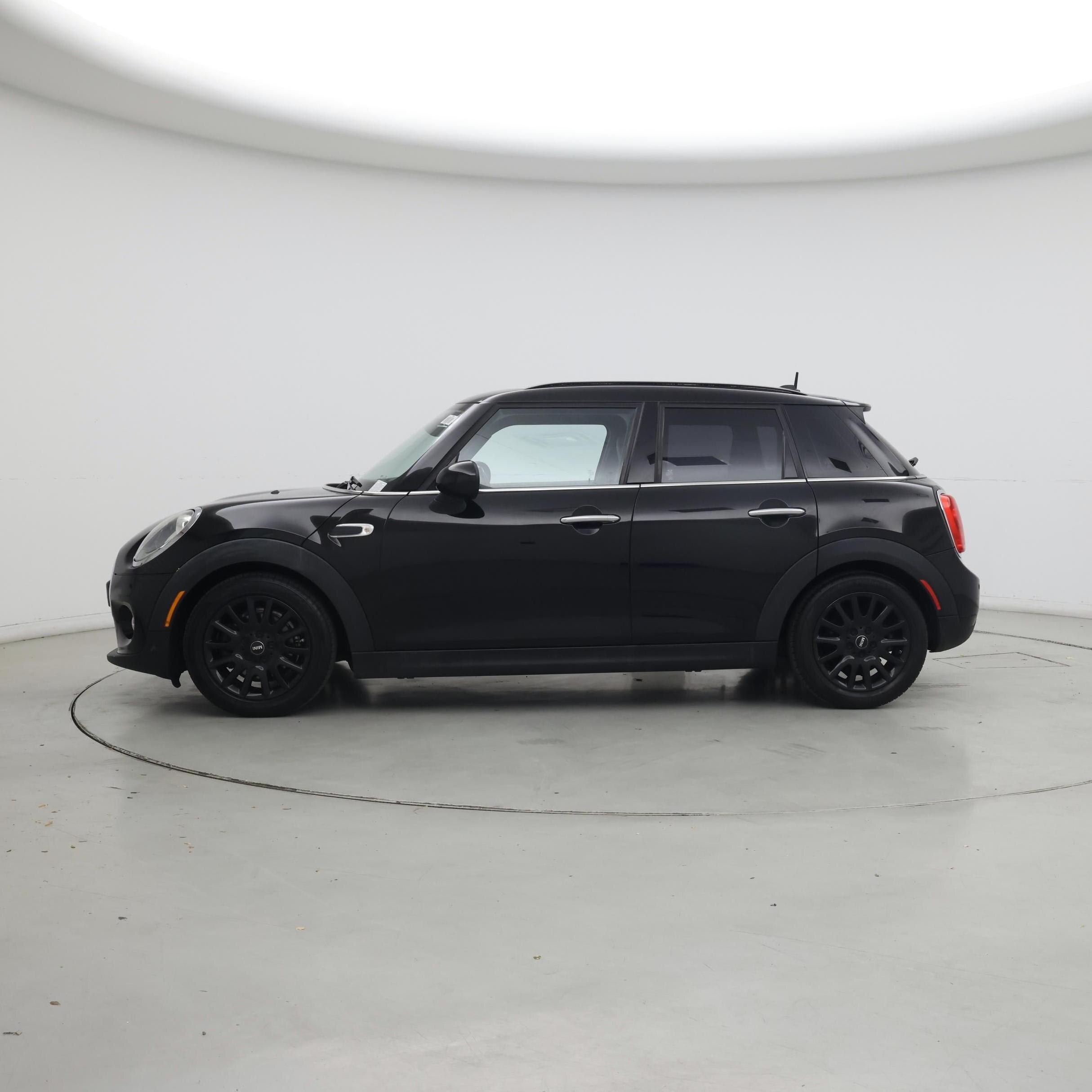 Thumbnail: 2016 MINI Cooper Hardtop - 3