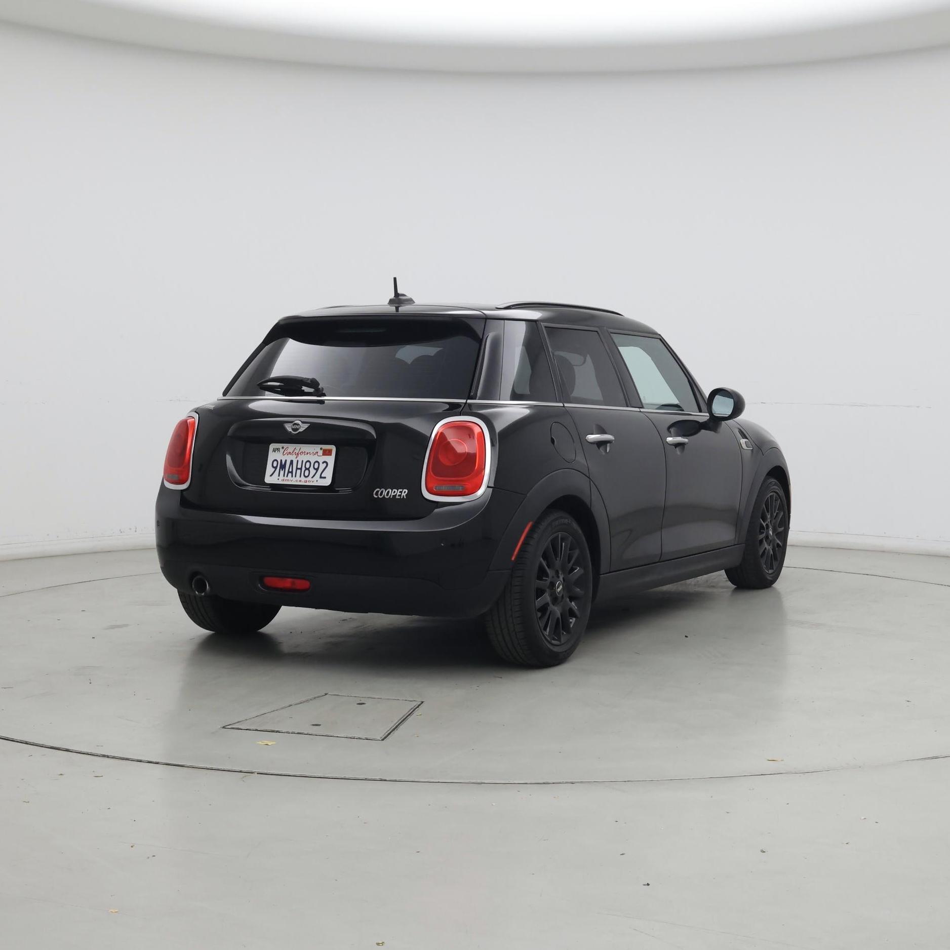 Thumbnail: 2016 MINI Cooper Hardtop - 8