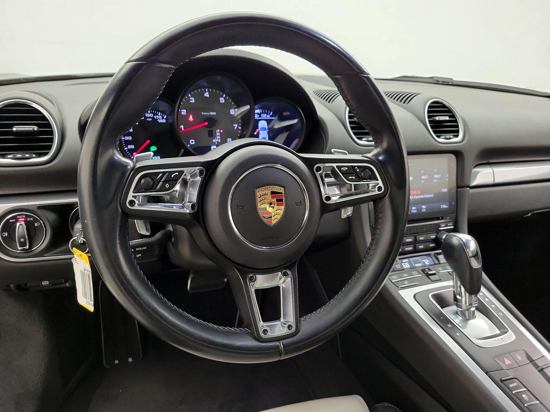 Thumbnail: 2018 Porsche 718 Cayman - 10