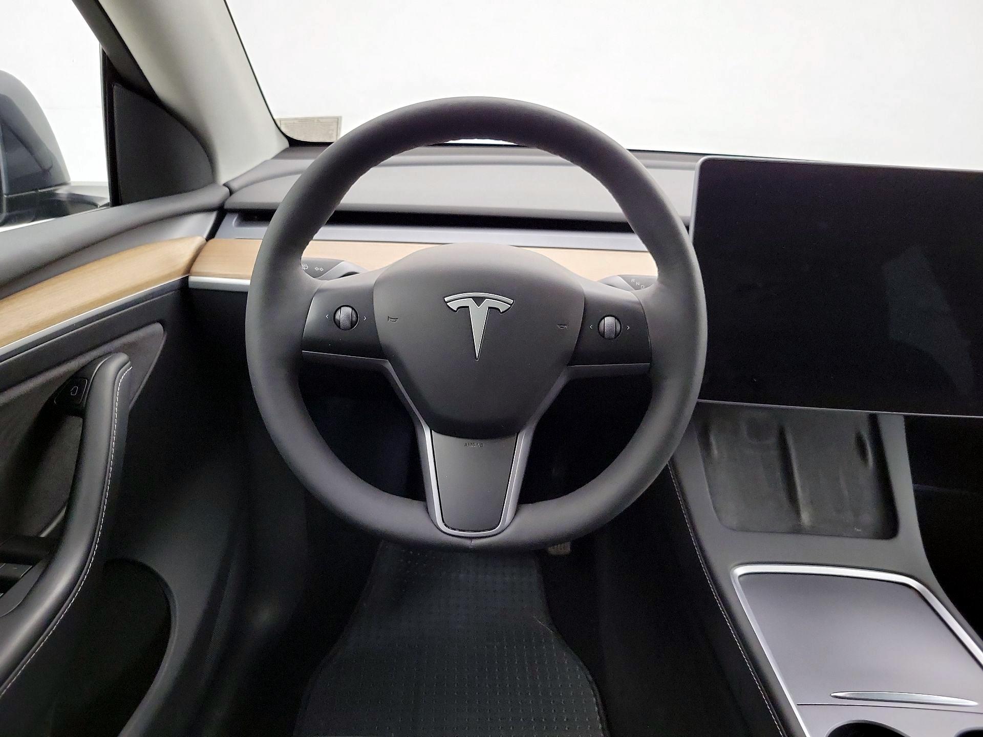 Thumbnail: 2023 Tesla Model Y - 10