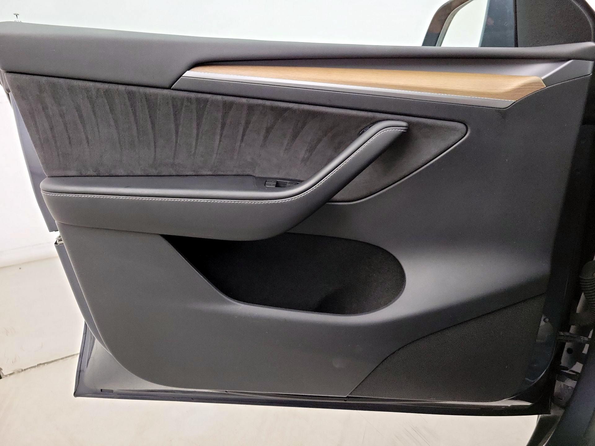 Thumbnail: 2023 Tesla Model Y - 12
