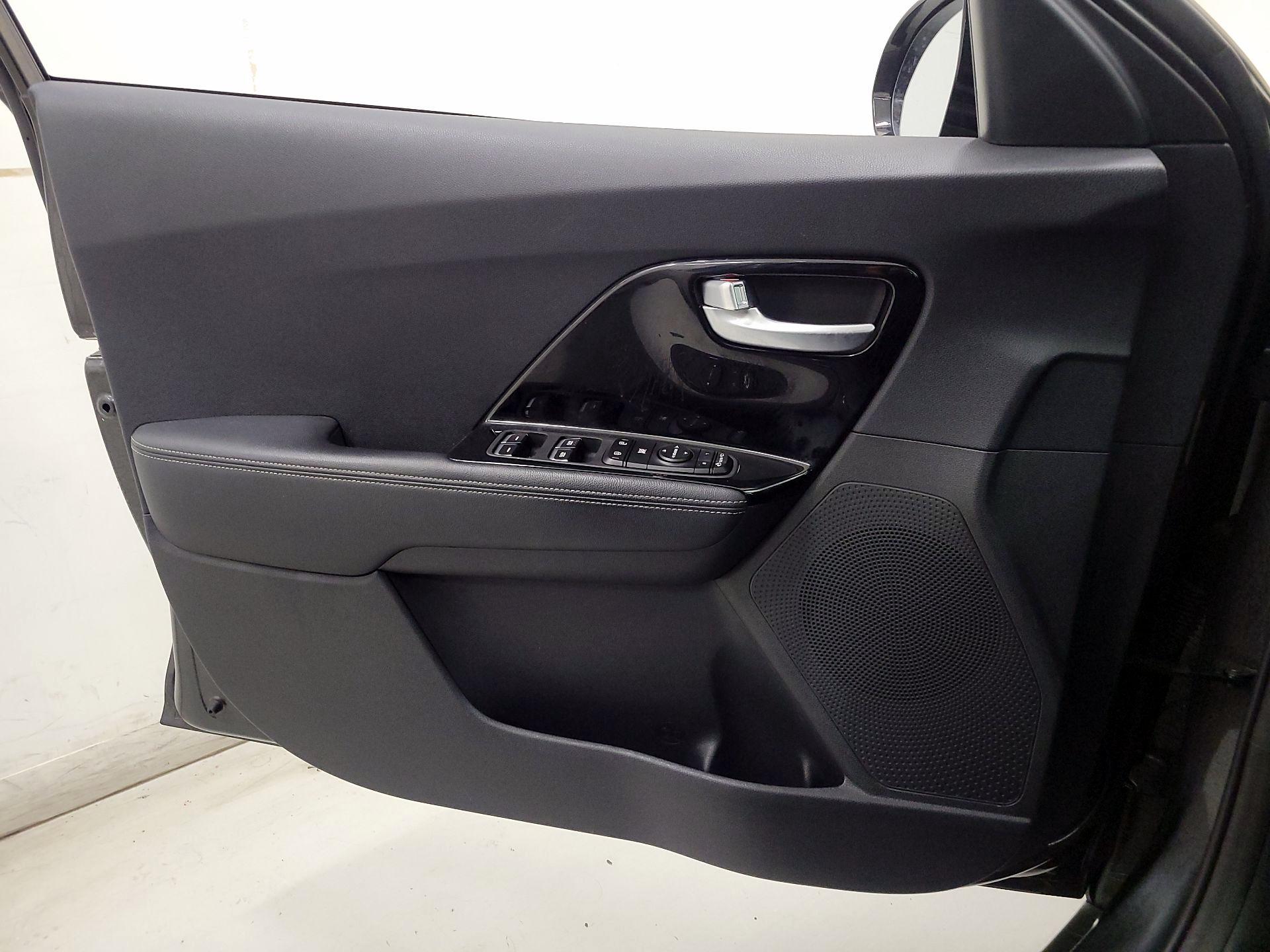 Thumbnail: 2022 Kia Niro - 12