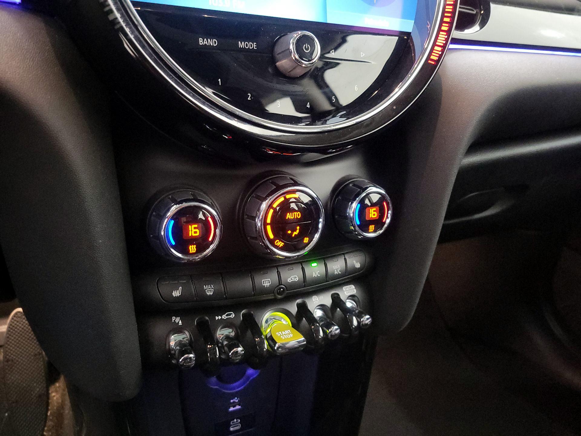 Thumbnail: 2023 MINI Cooper Hardtop - 17