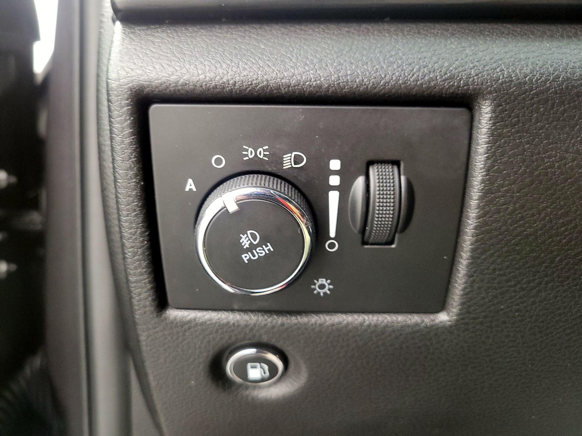 Thumbnail: 2021 Jeep Grand Cherokee - 13