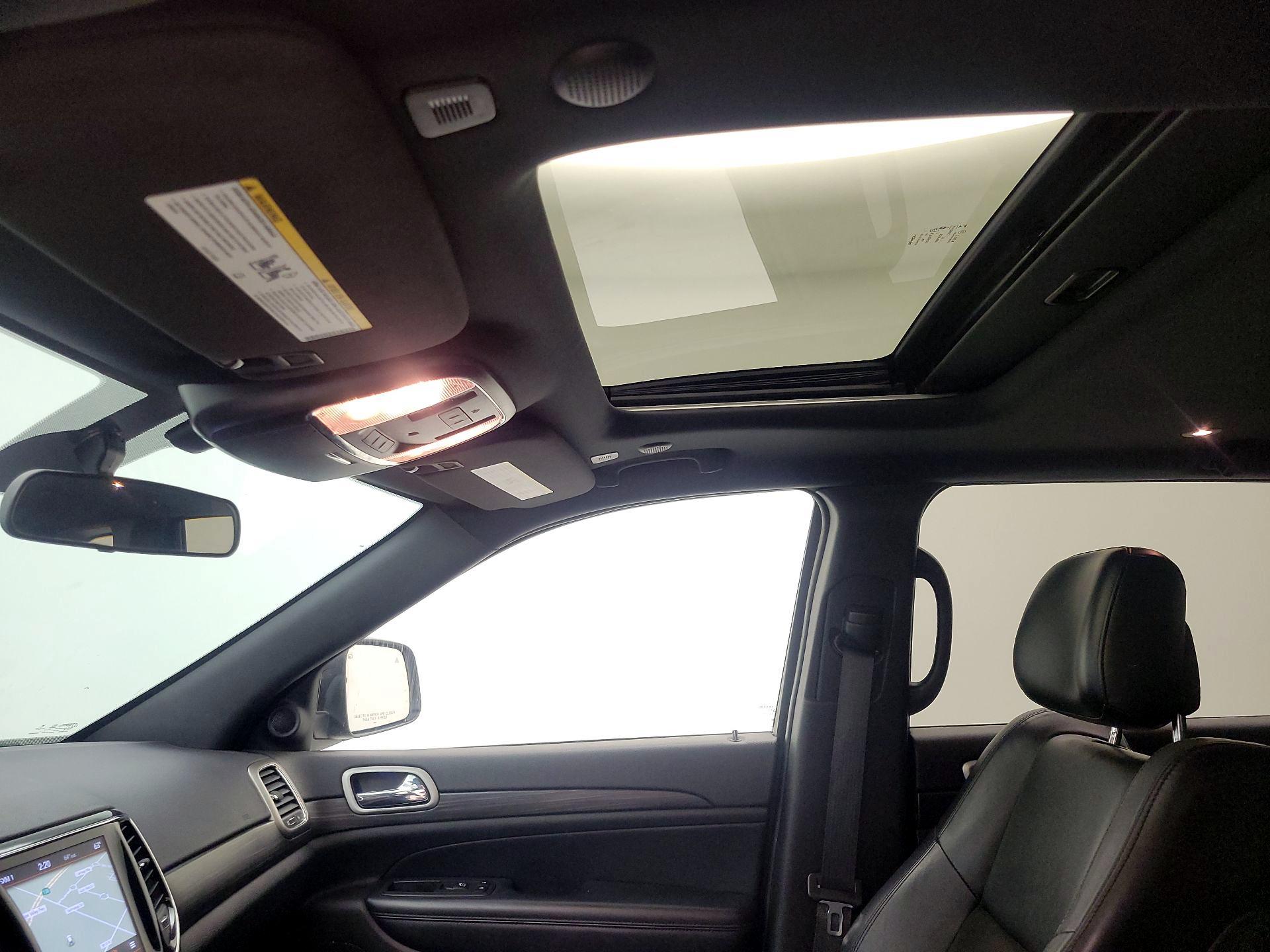 Thumbnail: 2021 Jeep Grand Cherokee - 20