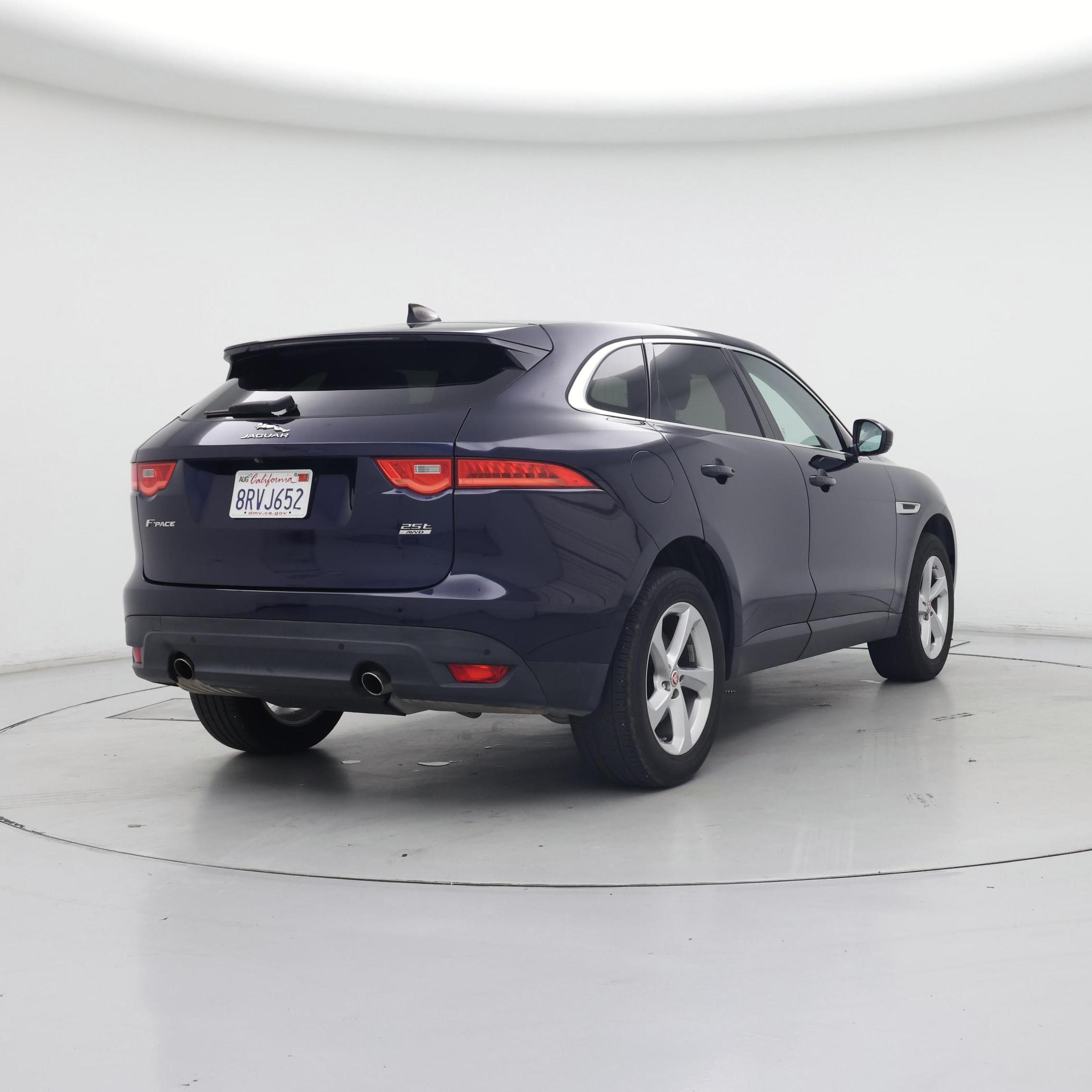 Thumbnail: 2020 Jaguar F-Pace - 8