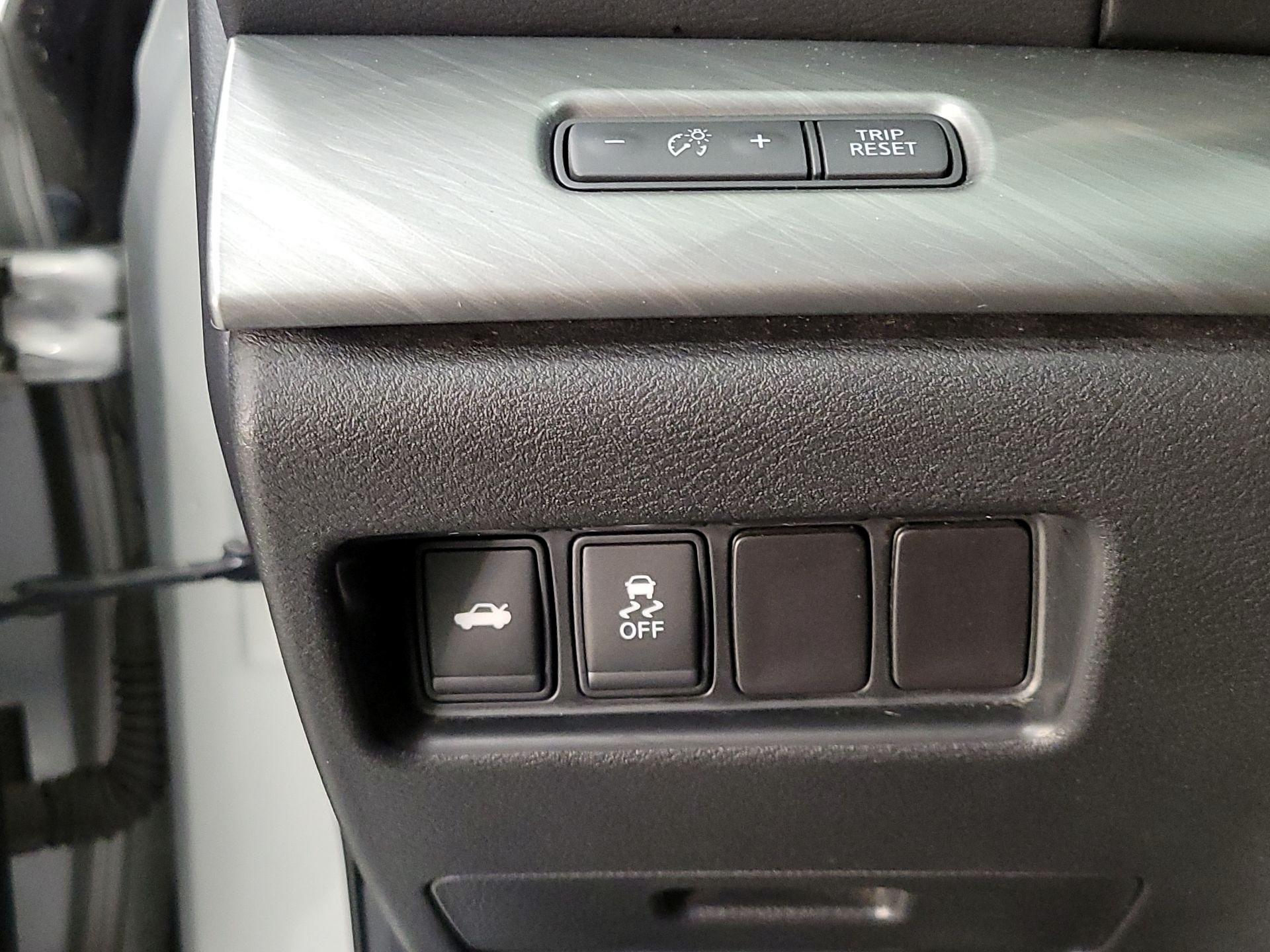 Thumbnail: 2016 Nissan Maxima - 13