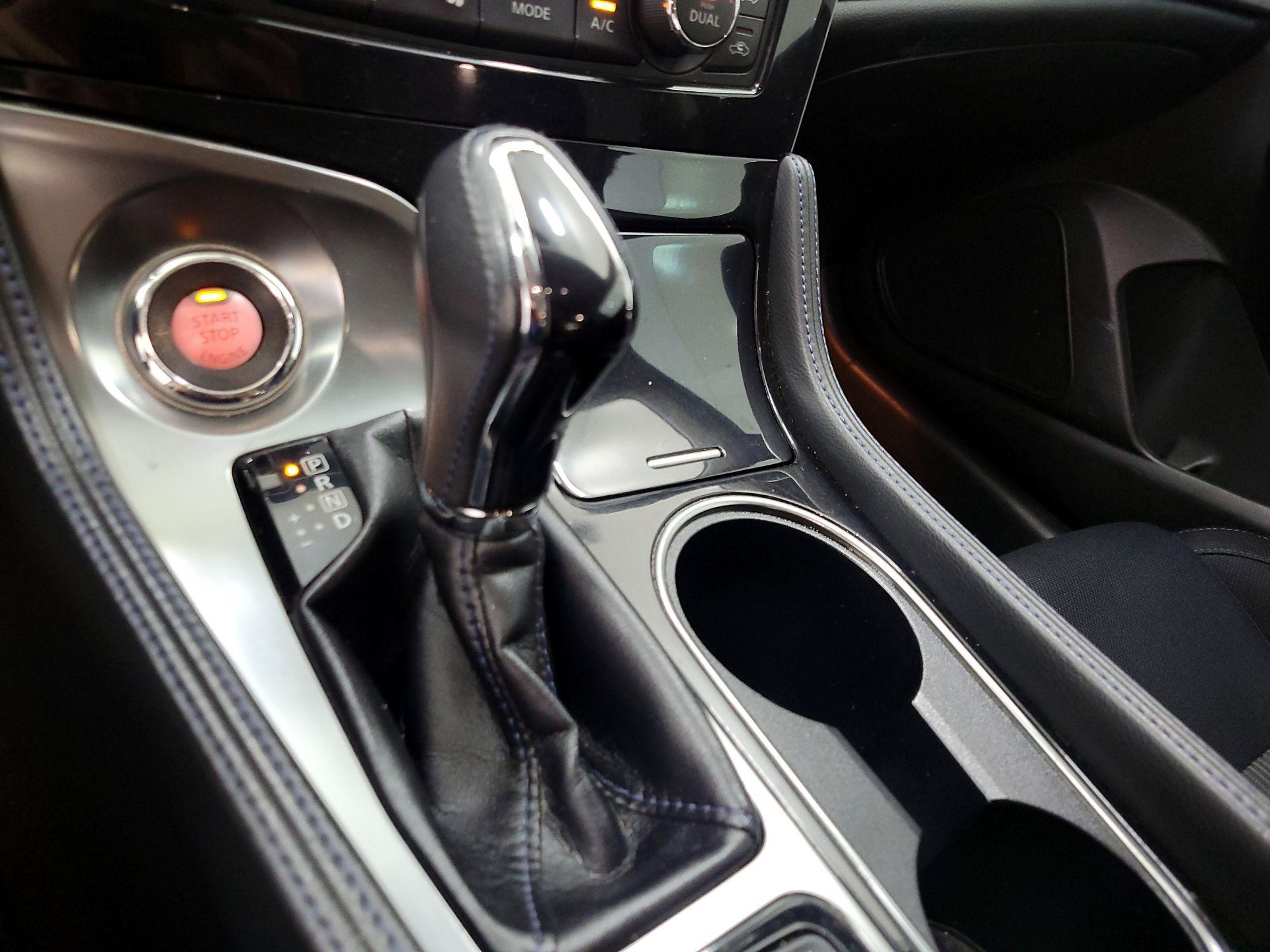 Thumbnail: 2016 Nissan Maxima - 17