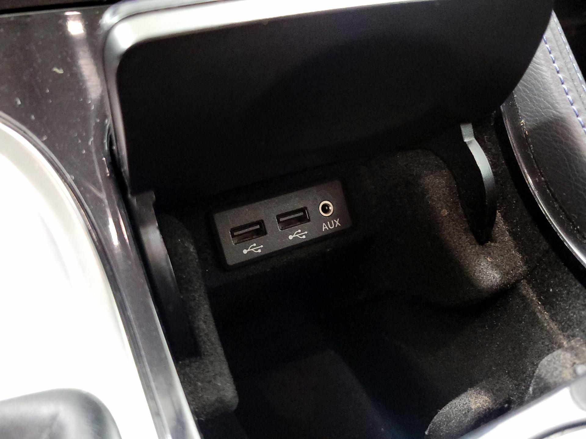 Thumbnail: 2016 Nissan Maxima - 18