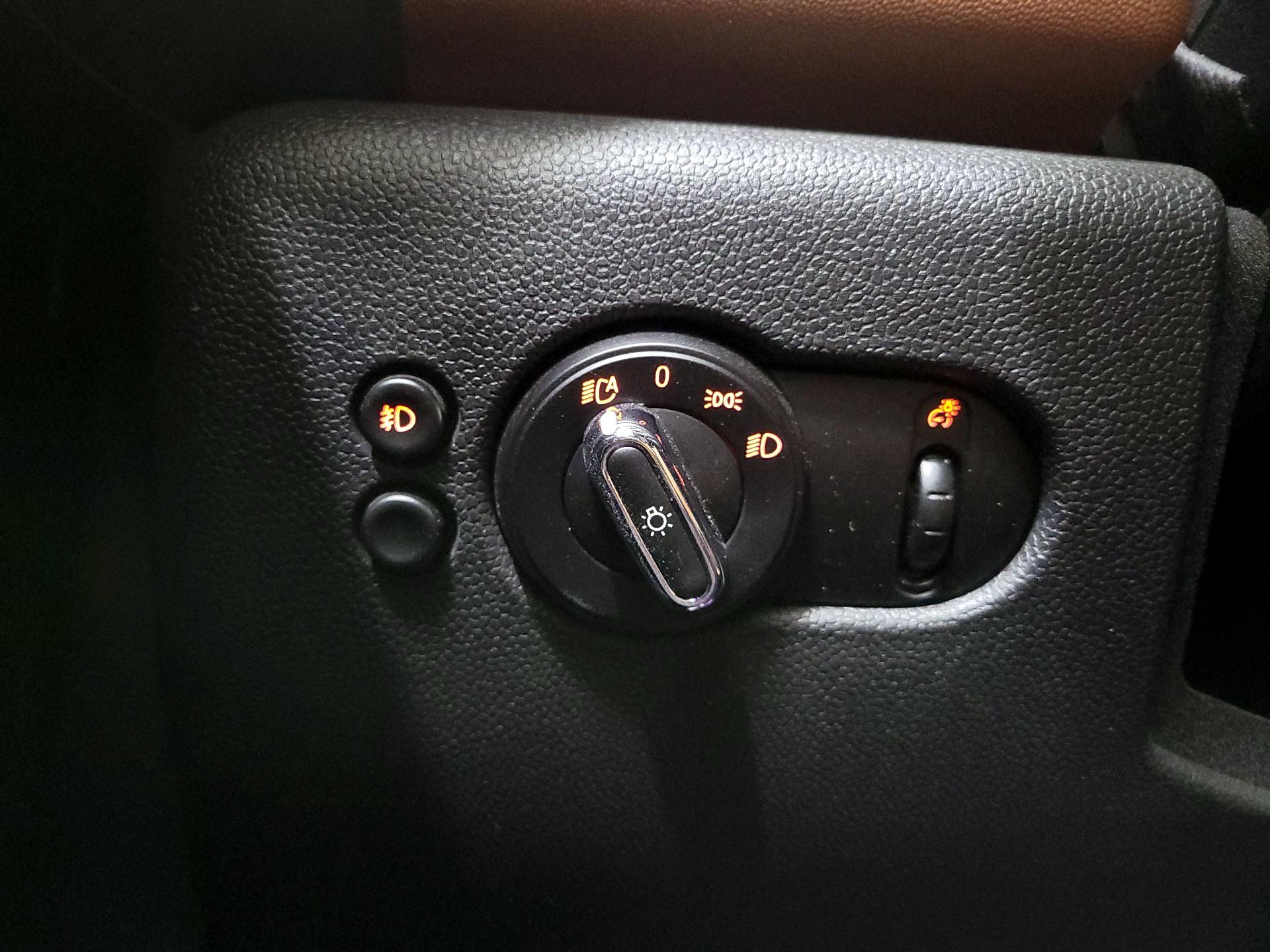 Thumbnail: 2019 MINI Cooper Hardtop - 13