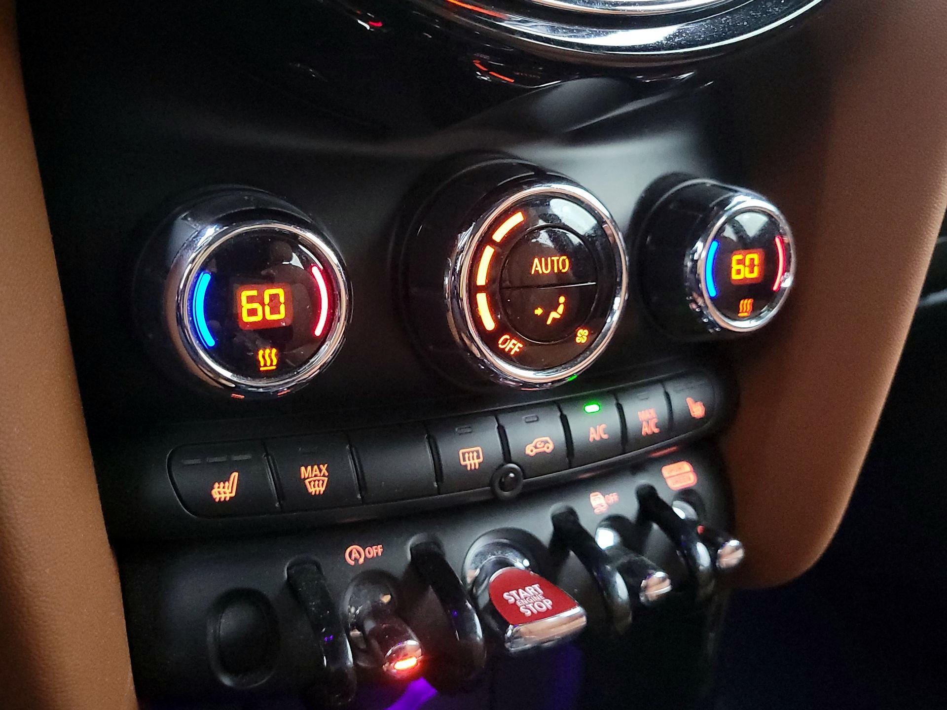 Thumbnail: 2019 MINI Cooper Hardtop - 17