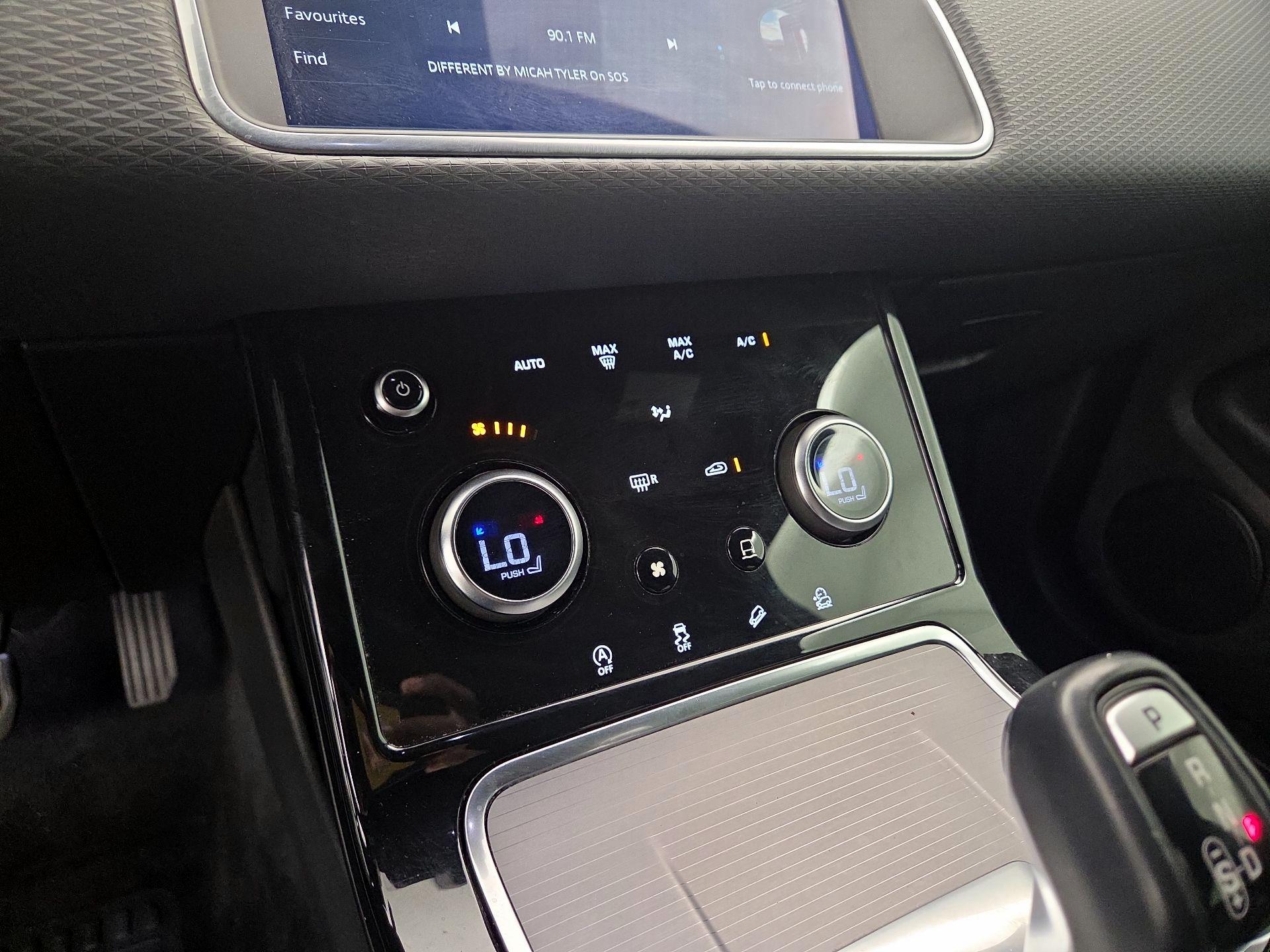 Thumbnail: 2020 Land Rover Range Rover Evoque - 17