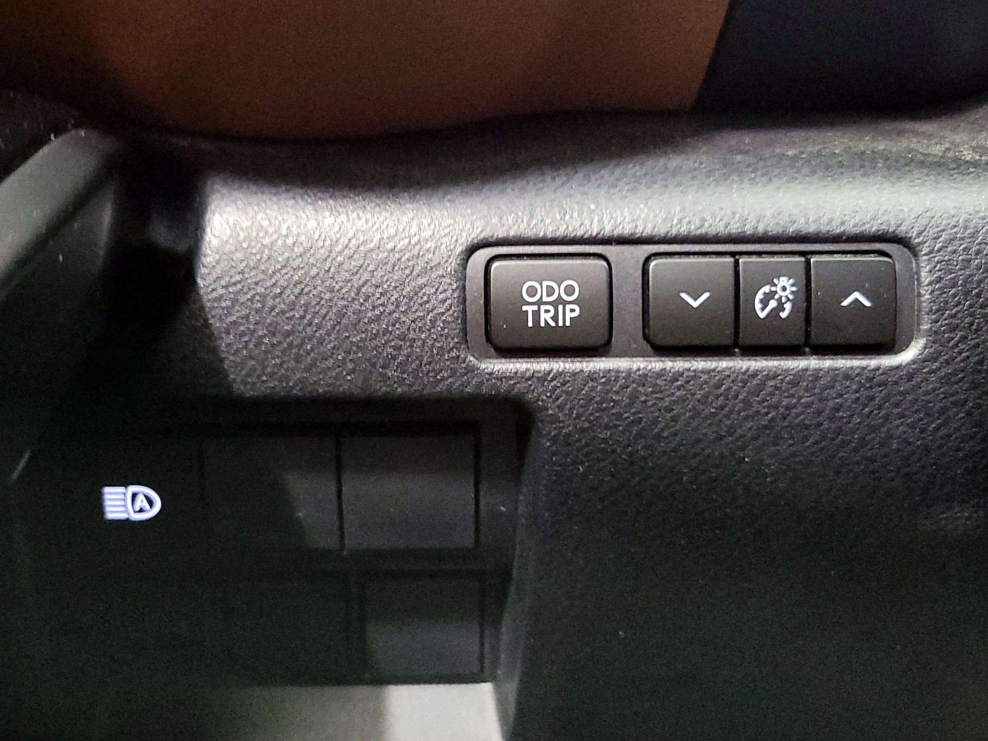 Thumbnail: 2021 Lexus IS - 13