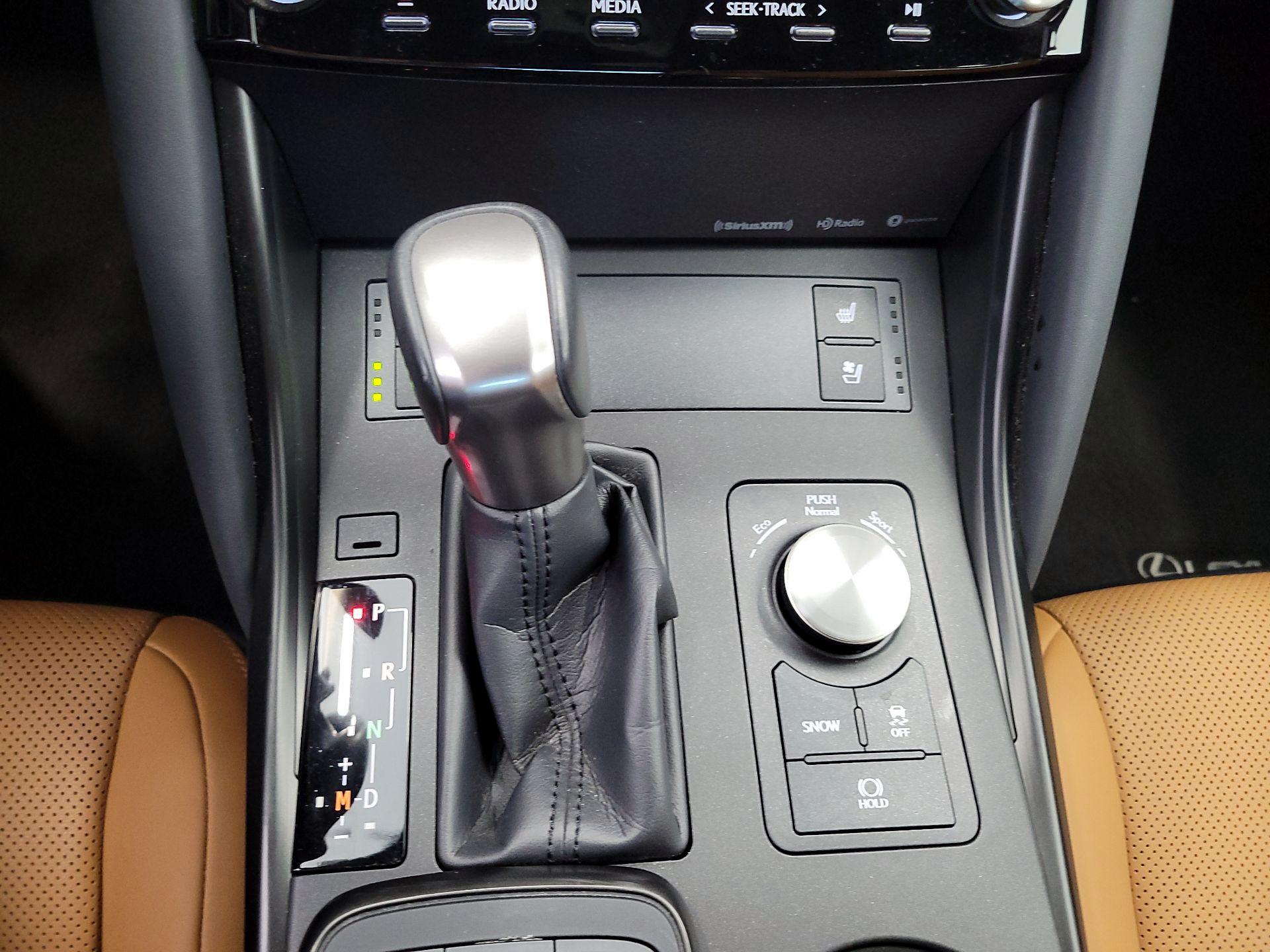 Thumbnail: 2021 Lexus IS - 17