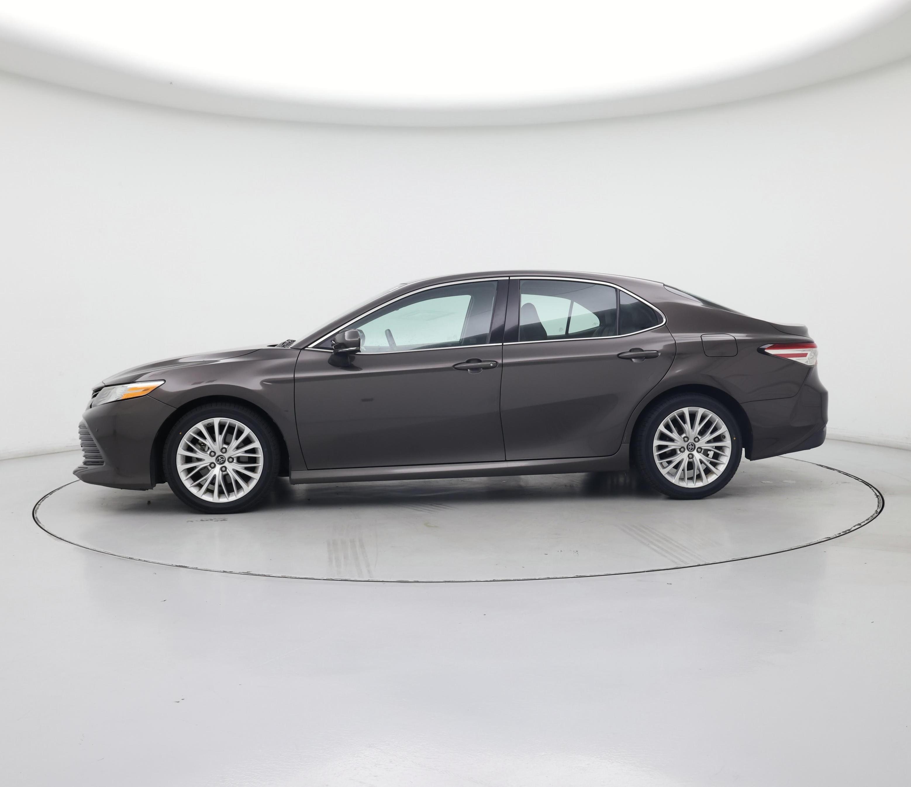 Thumbnail: 2018 Toyota Camry - 3