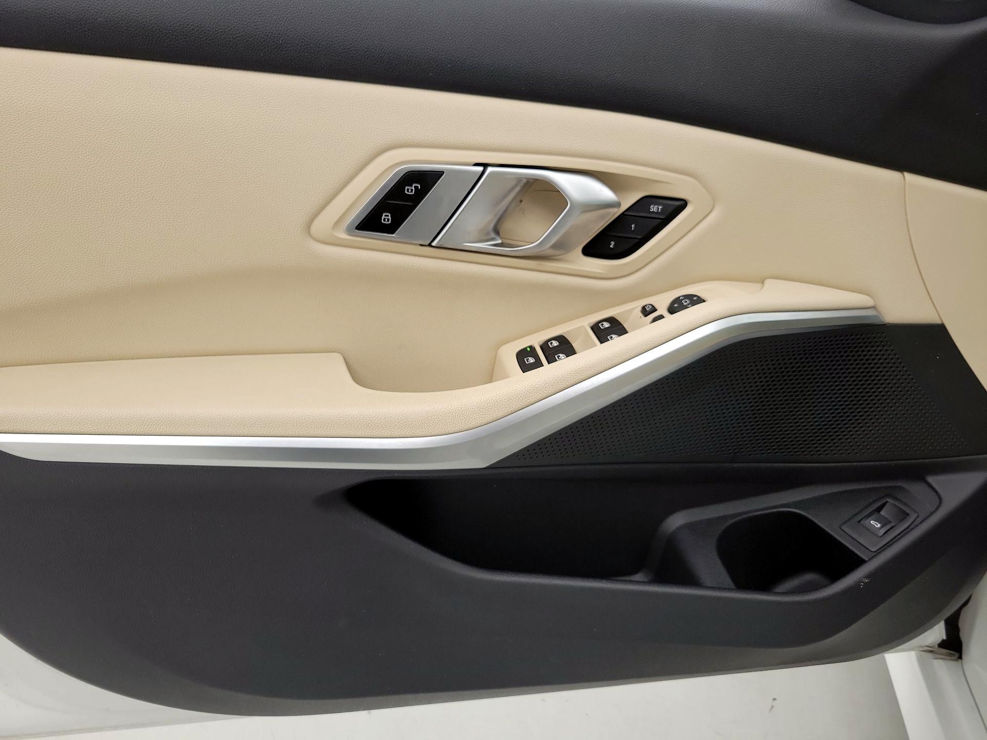 Thumbnail: 2020 BMW 3 Series - 12