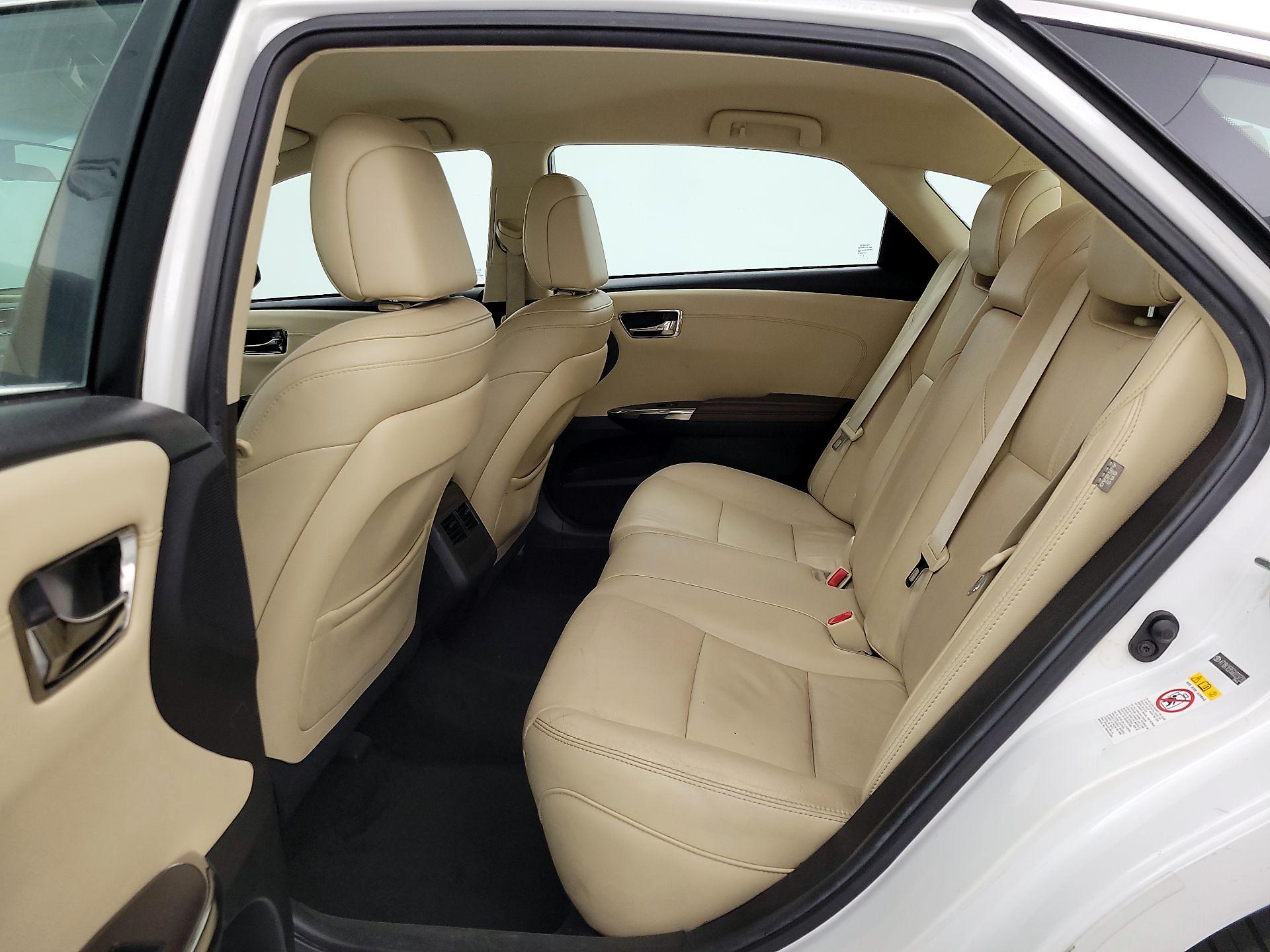 Thumbnail: 2016 Toyota Avalon - 18