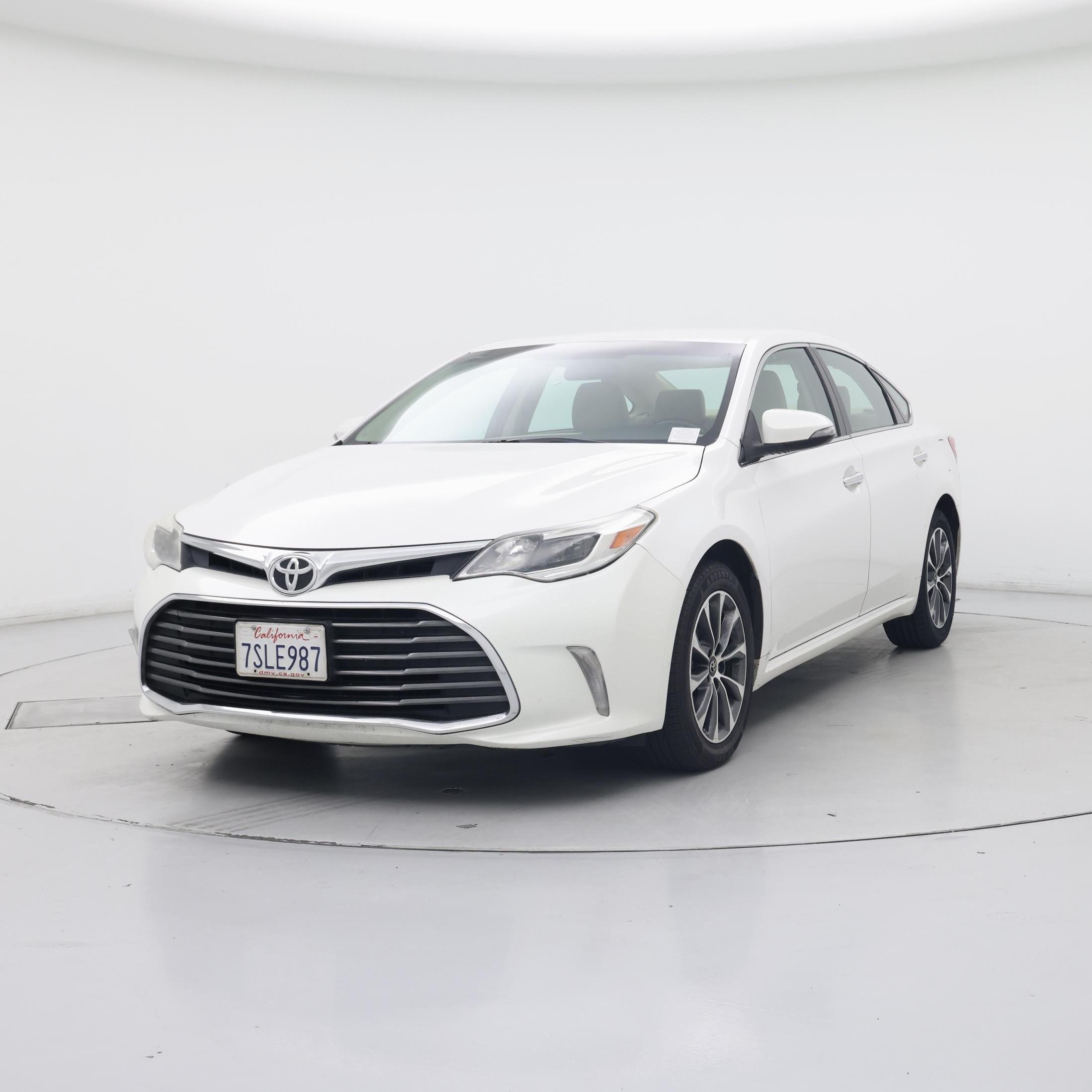 Thumbnail: 2016 Toyota Avalon - 4