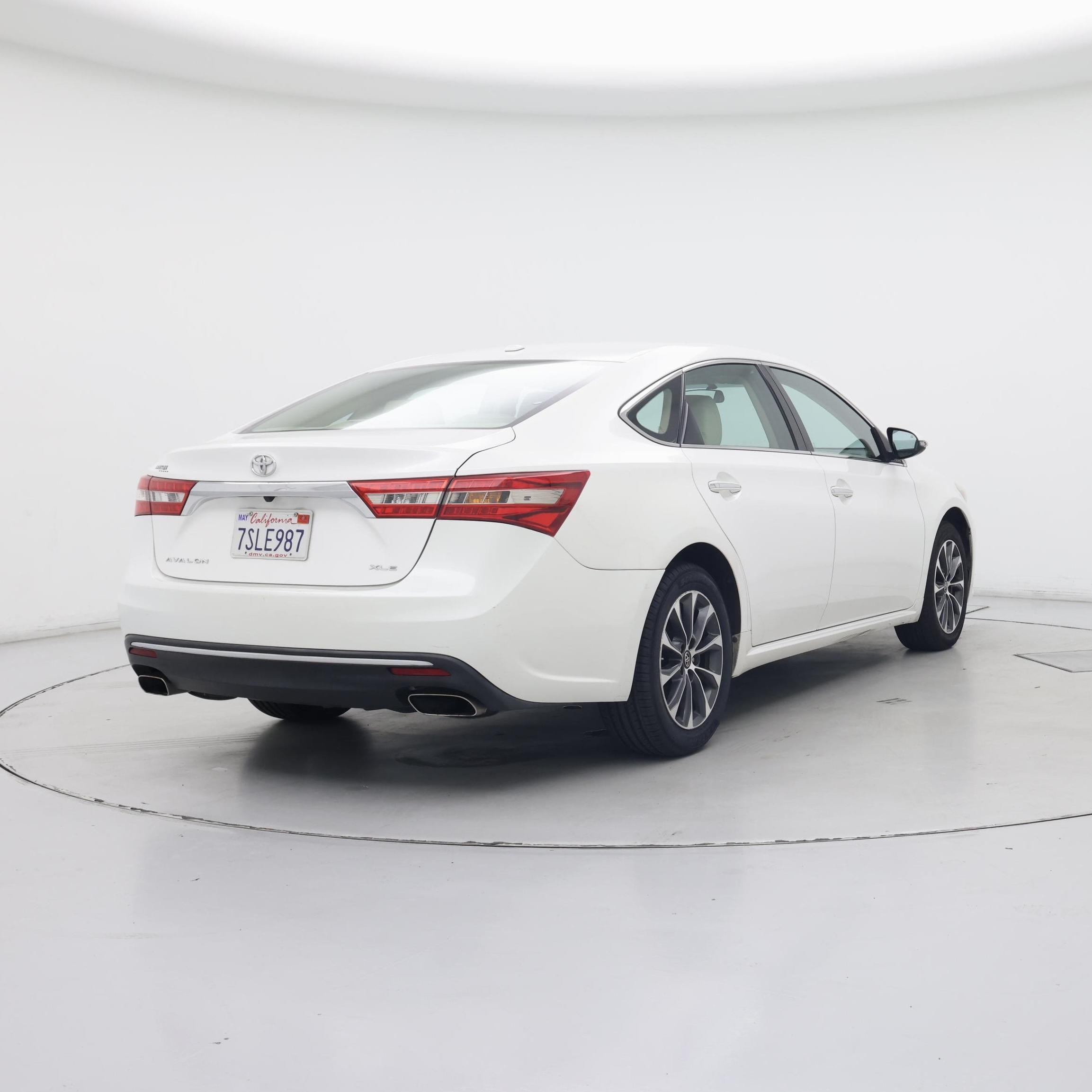 Thumbnail: 2016 Toyota Avalon - 8