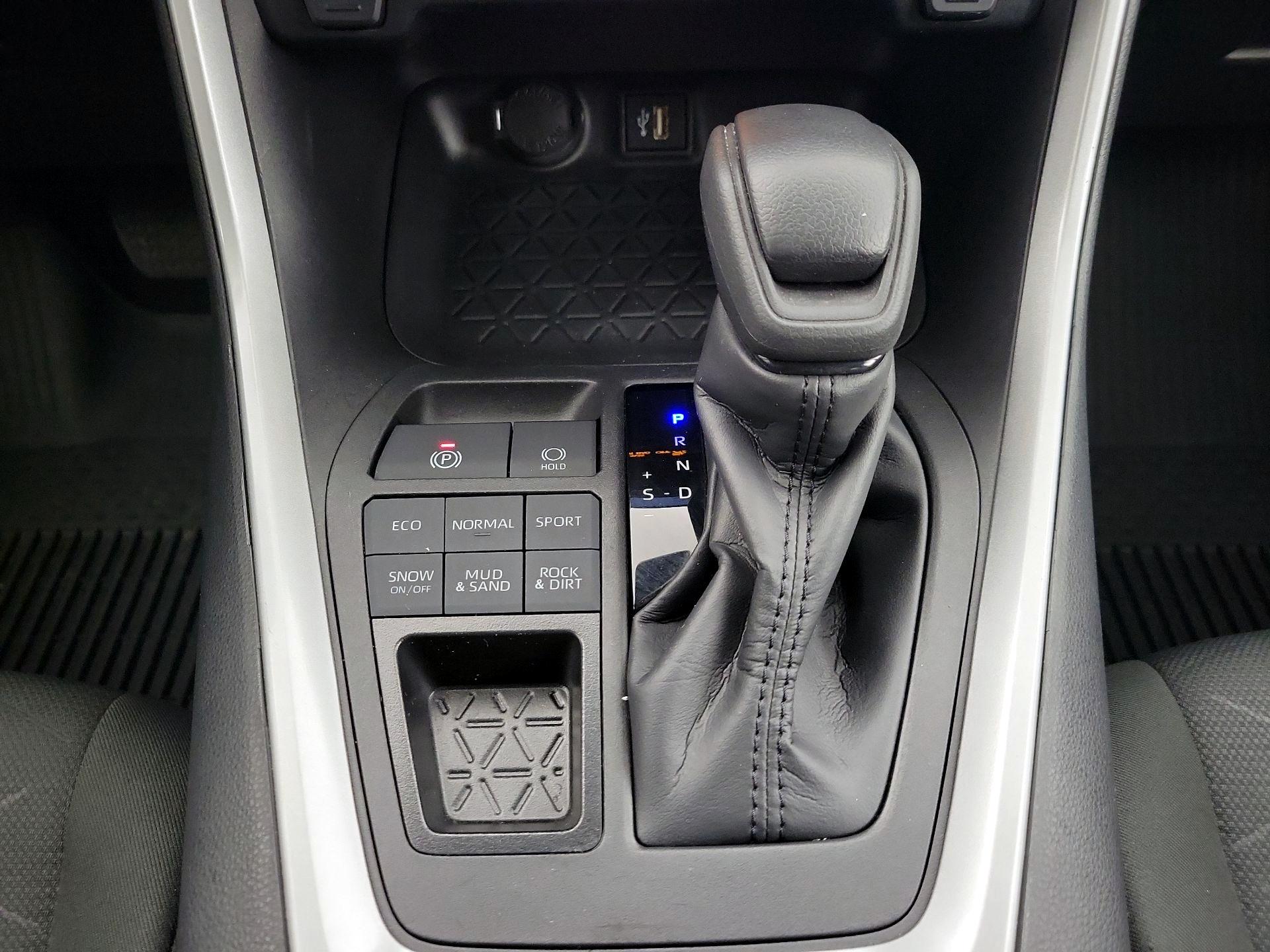 Thumbnail: 2024 Toyota RAV4 - 17