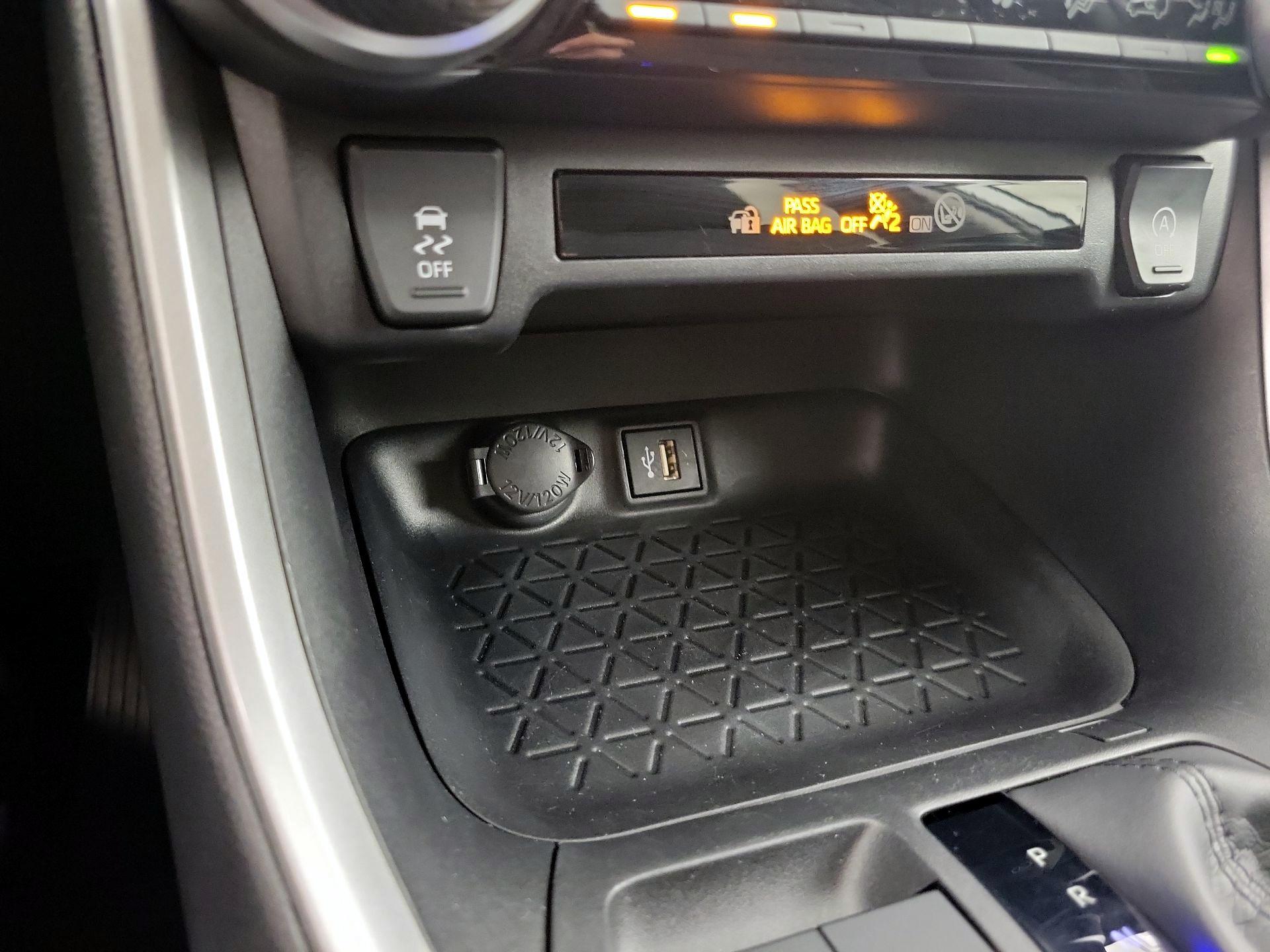 Thumbnail: 2024 Toyota RAV4 - 18