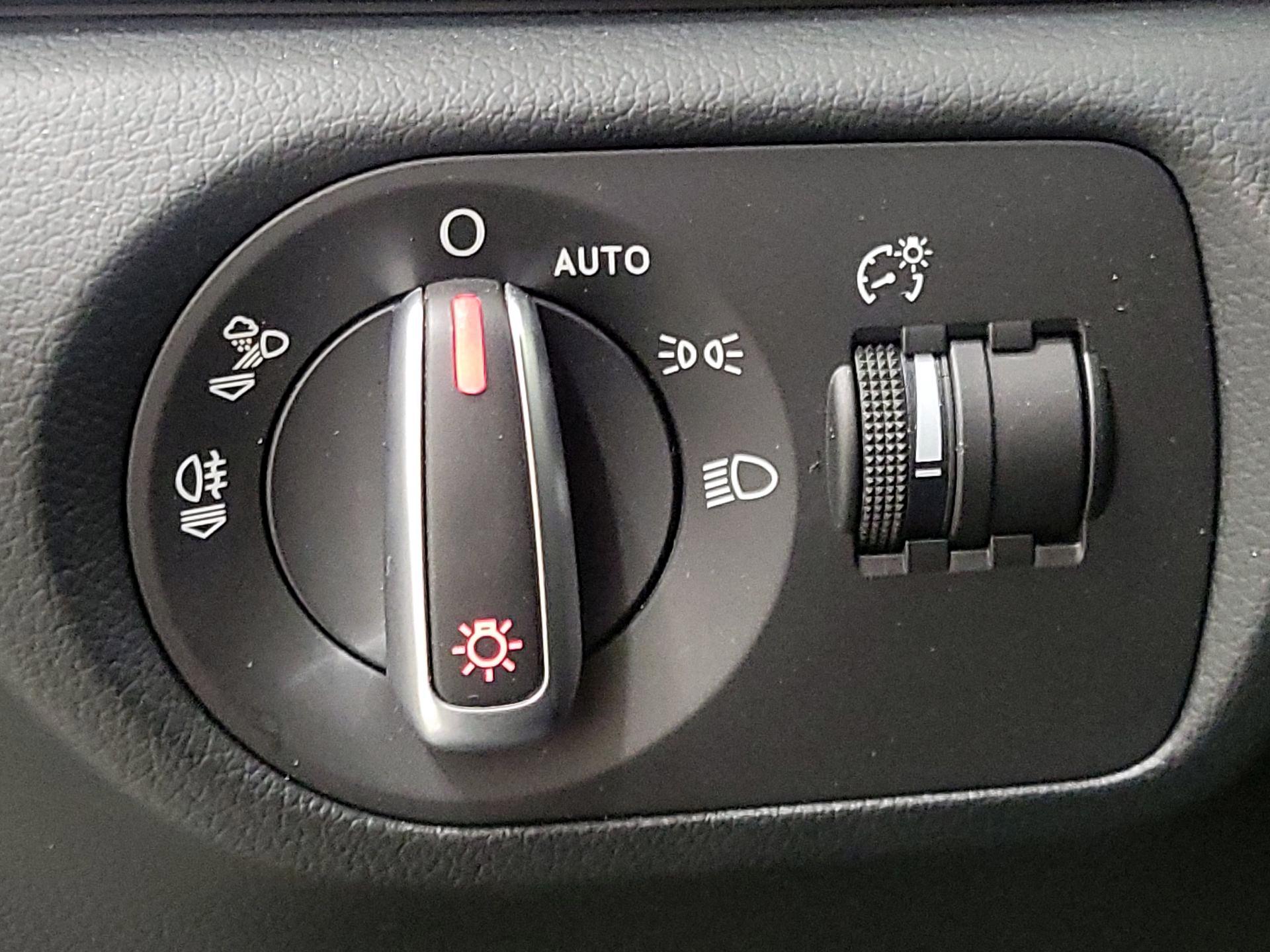 Thumbnail: 2018 Audi Q3 - 13