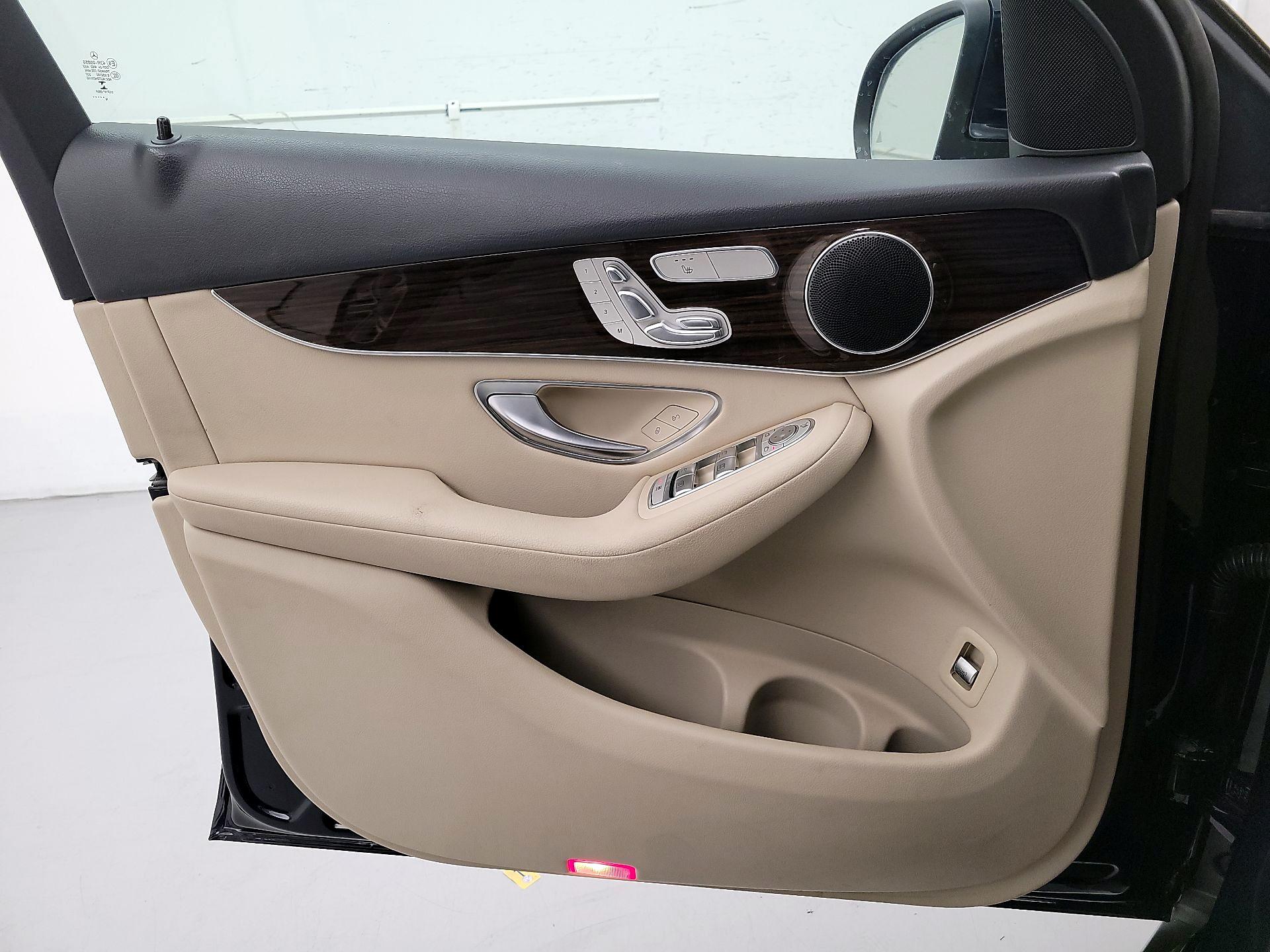 Thumbnail: 2019 Mercedes-Benz GLC - 10