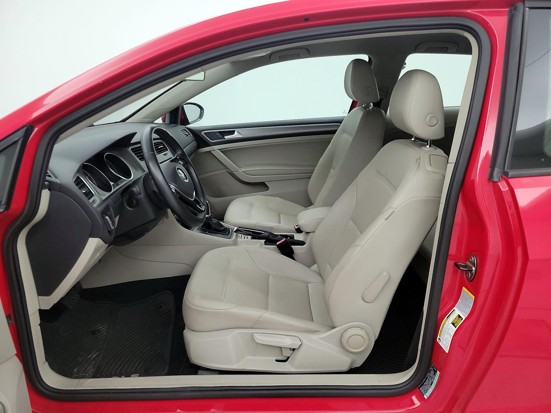 Thumbnail: 2015 Volkswagen Golf - 11