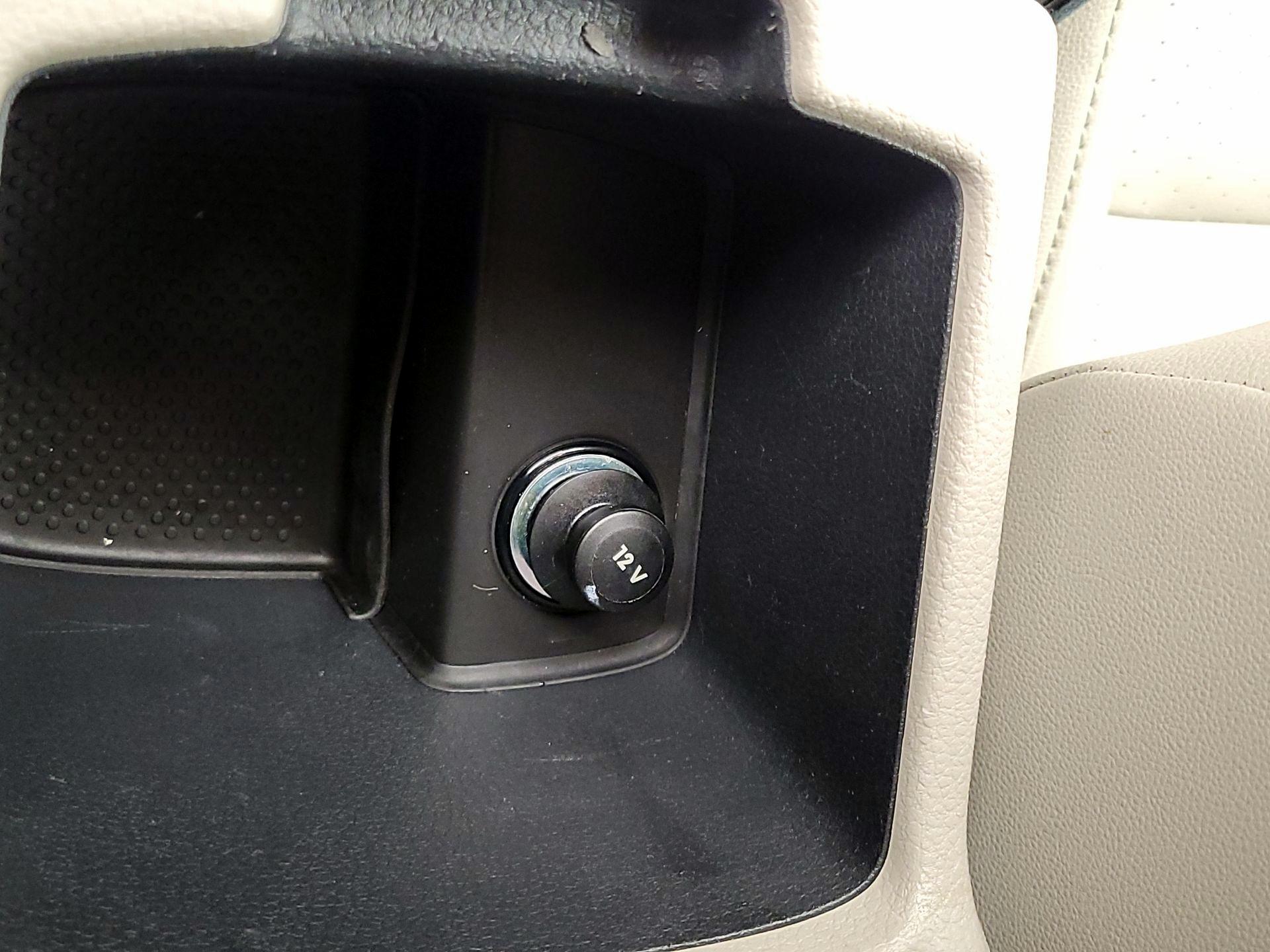 Thumbnail: 2015 Volkswagen Golf - 17