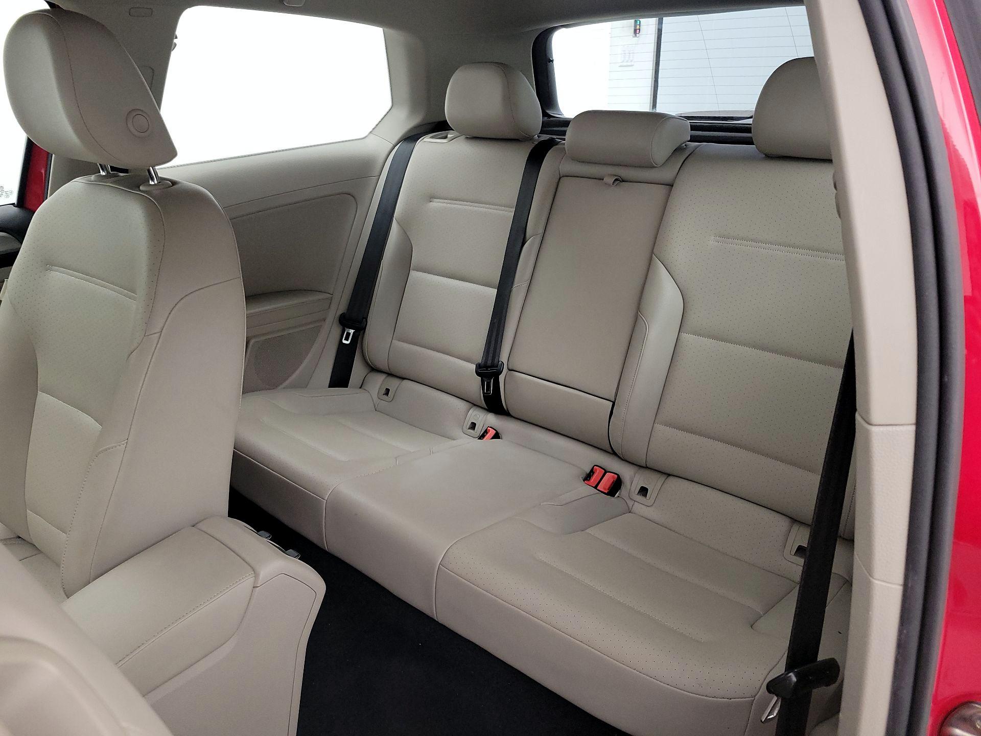 Thumbnail: 2015 Volkswagen Golf - 18