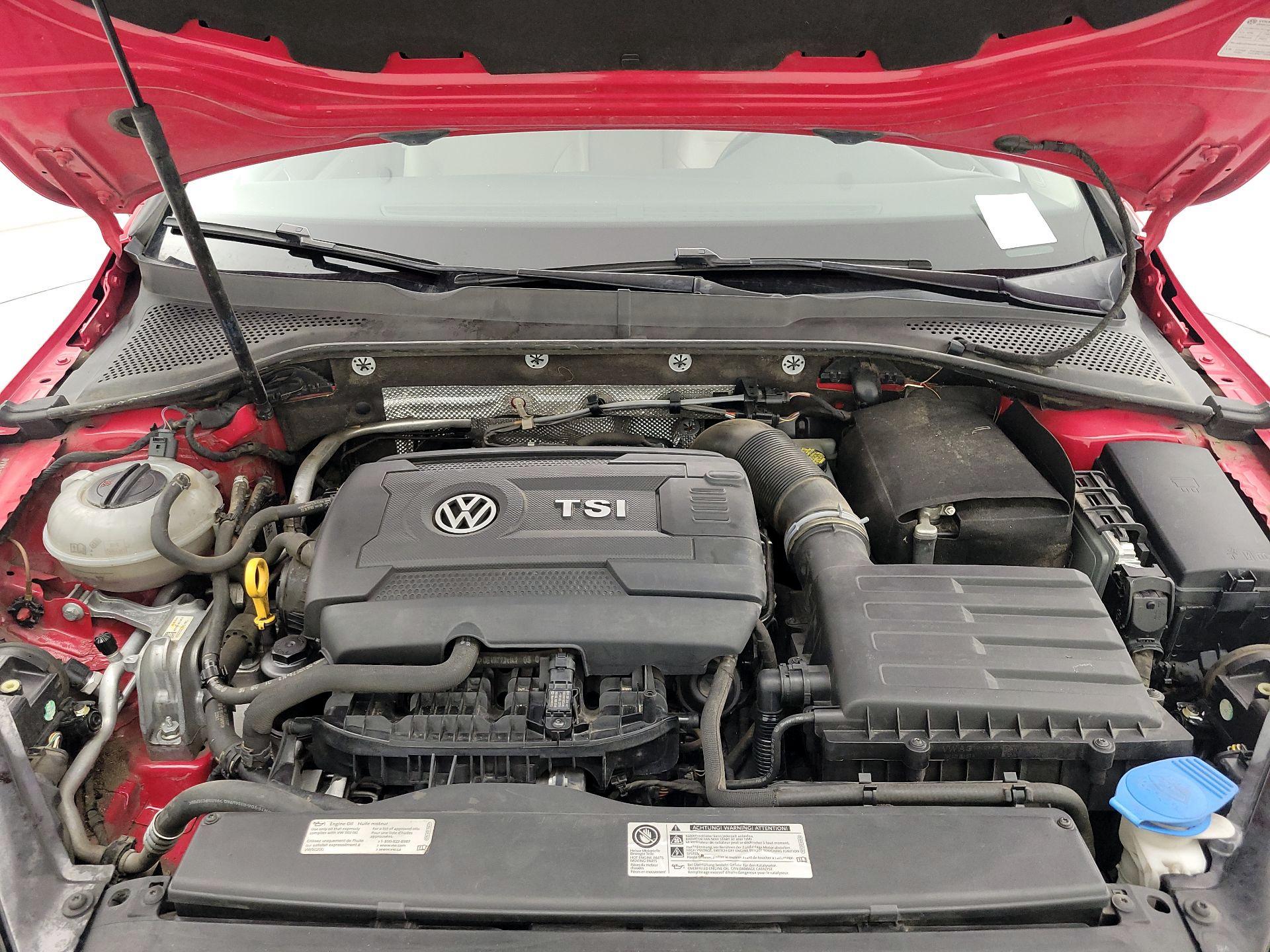 Thumbnail: 2015 Volkswagen Golf - 20