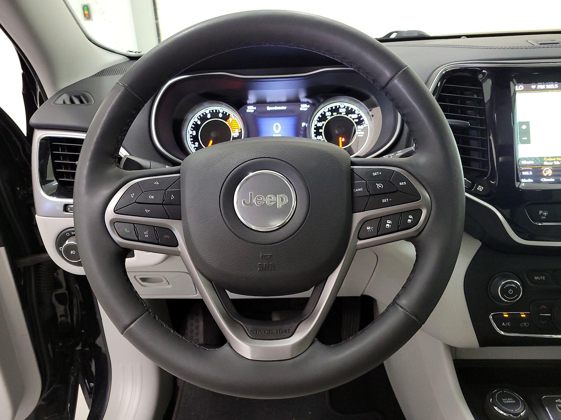 Thumbnail: 2022 Jeep Cherokee - 10