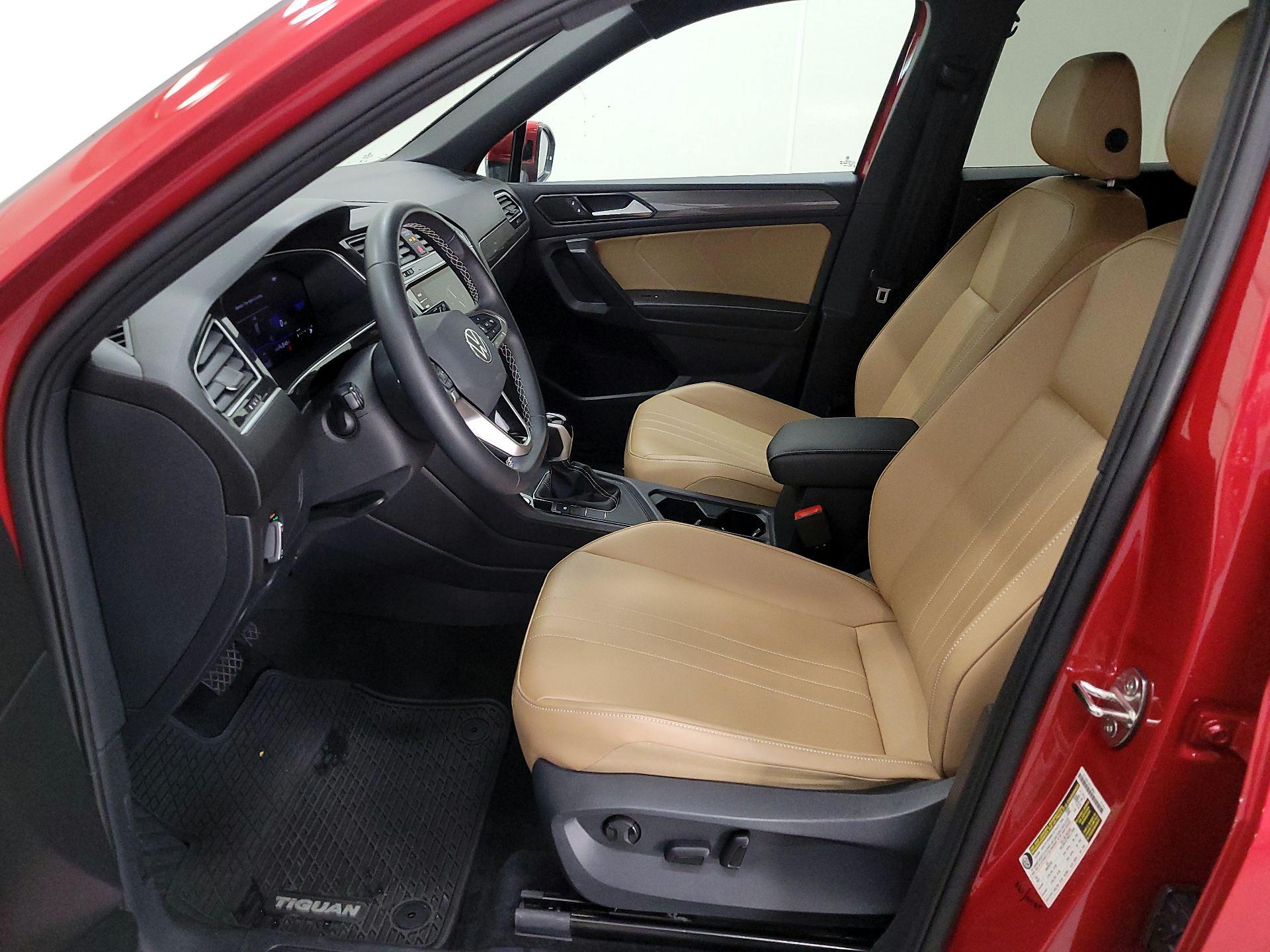 Thumbnail: 2024 Volkswagen Tiguan - 11